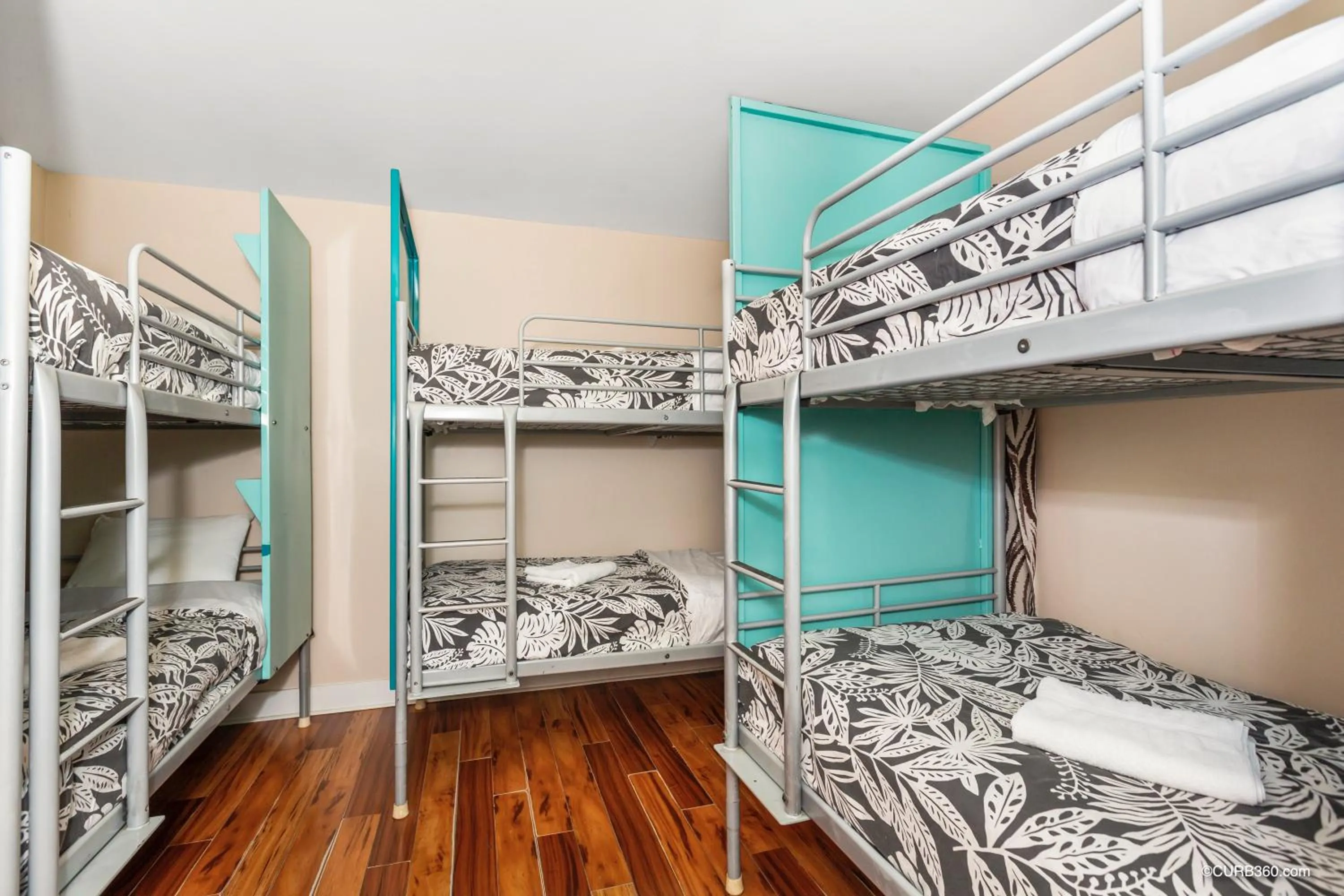 bunk bed, Bed in Samesun Ocean Beach Hotel & Hostel