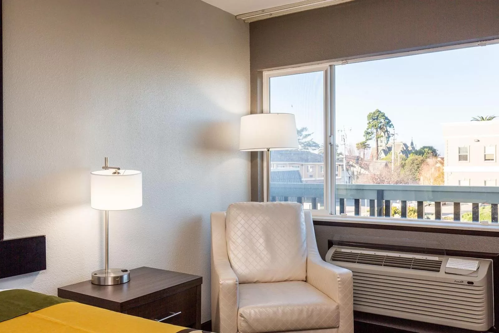 Bedroom in Super 8 by Wyndham Eureka