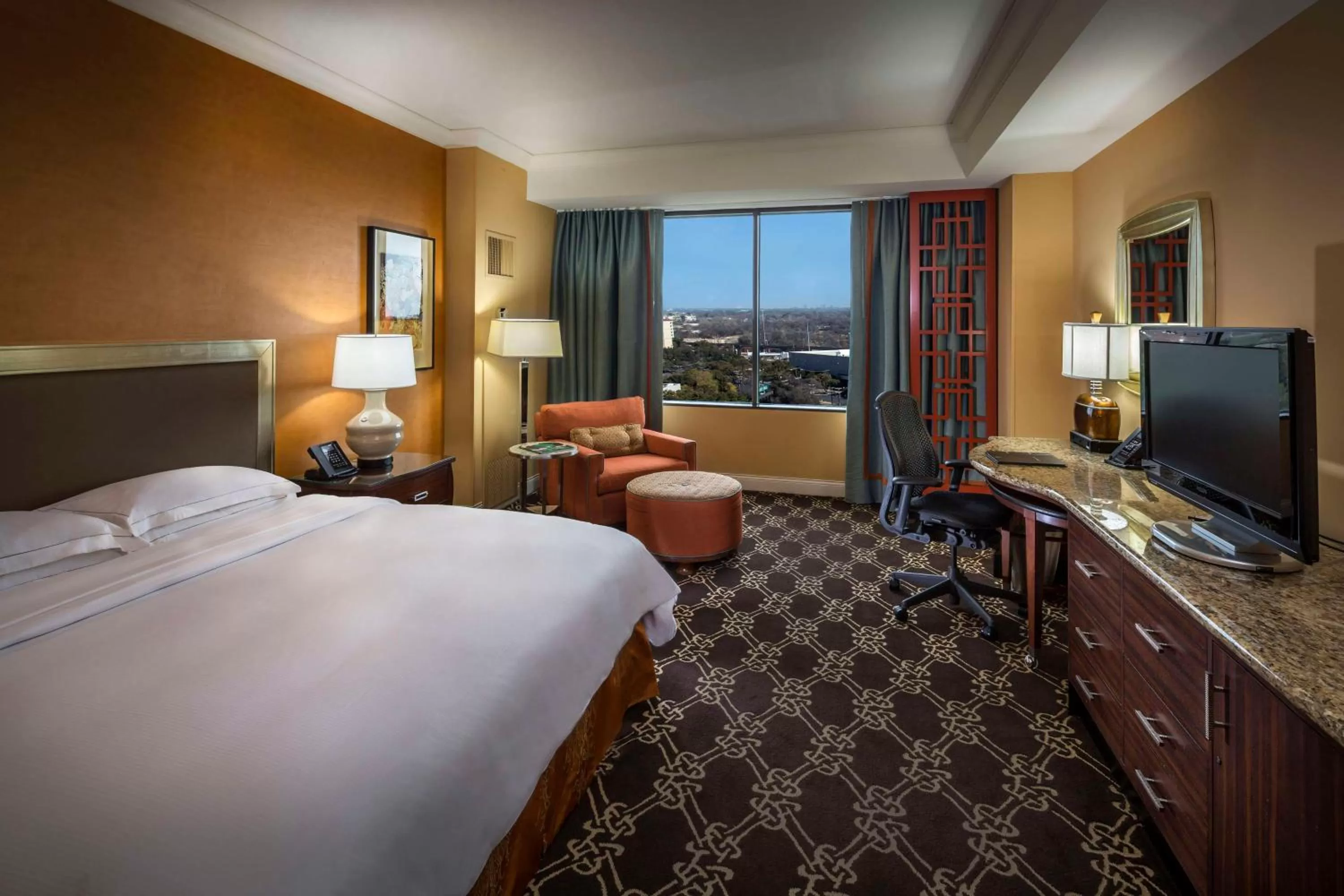 King Room - Disability Access in Hilton Anatole