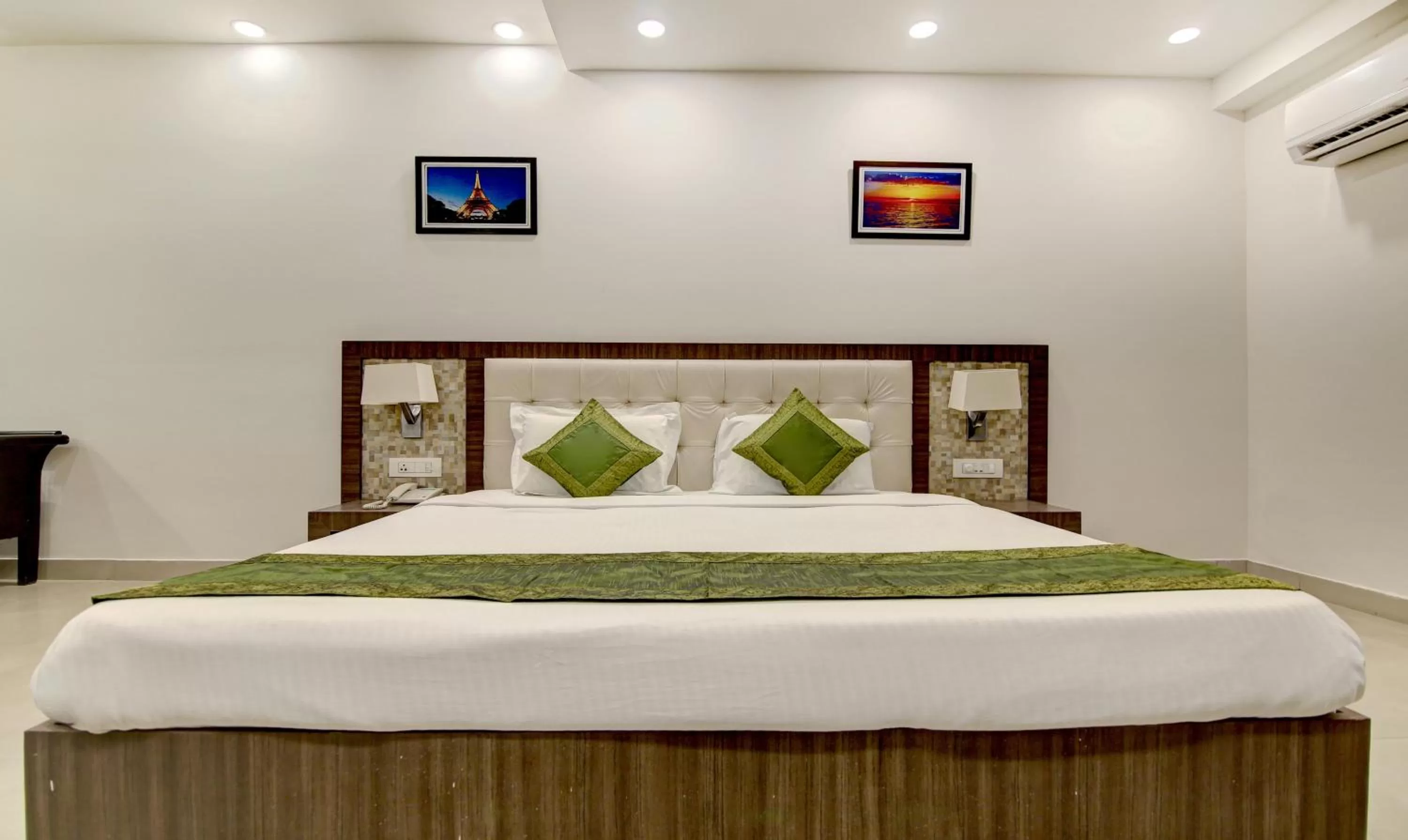 Bed in Itsy By Treebo - Solitaire