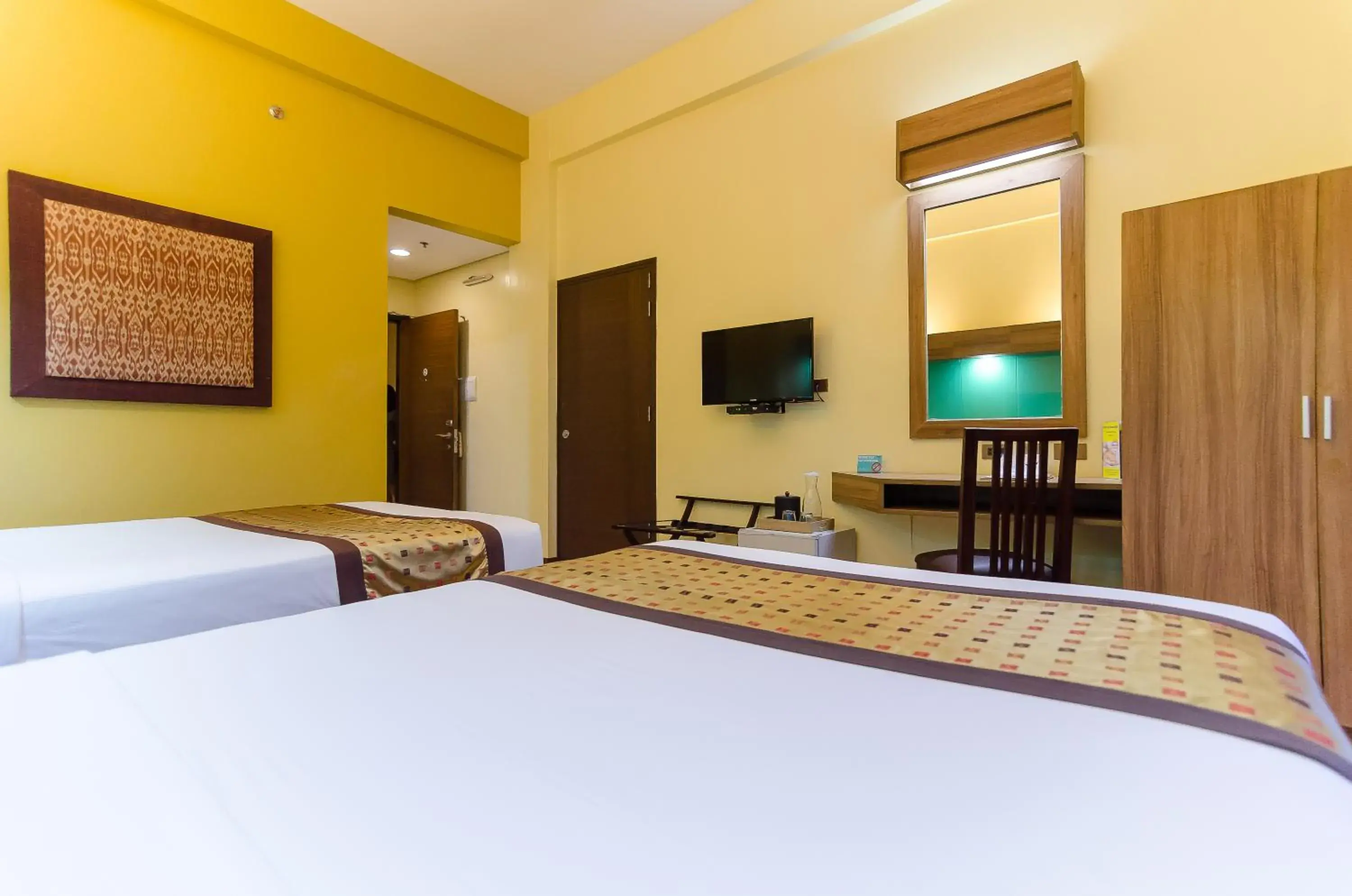 2 Queen Beds Room in Microtel by Wyndham General Santos 2 Queen Beds Room in Microtel by Wyndham General Santos