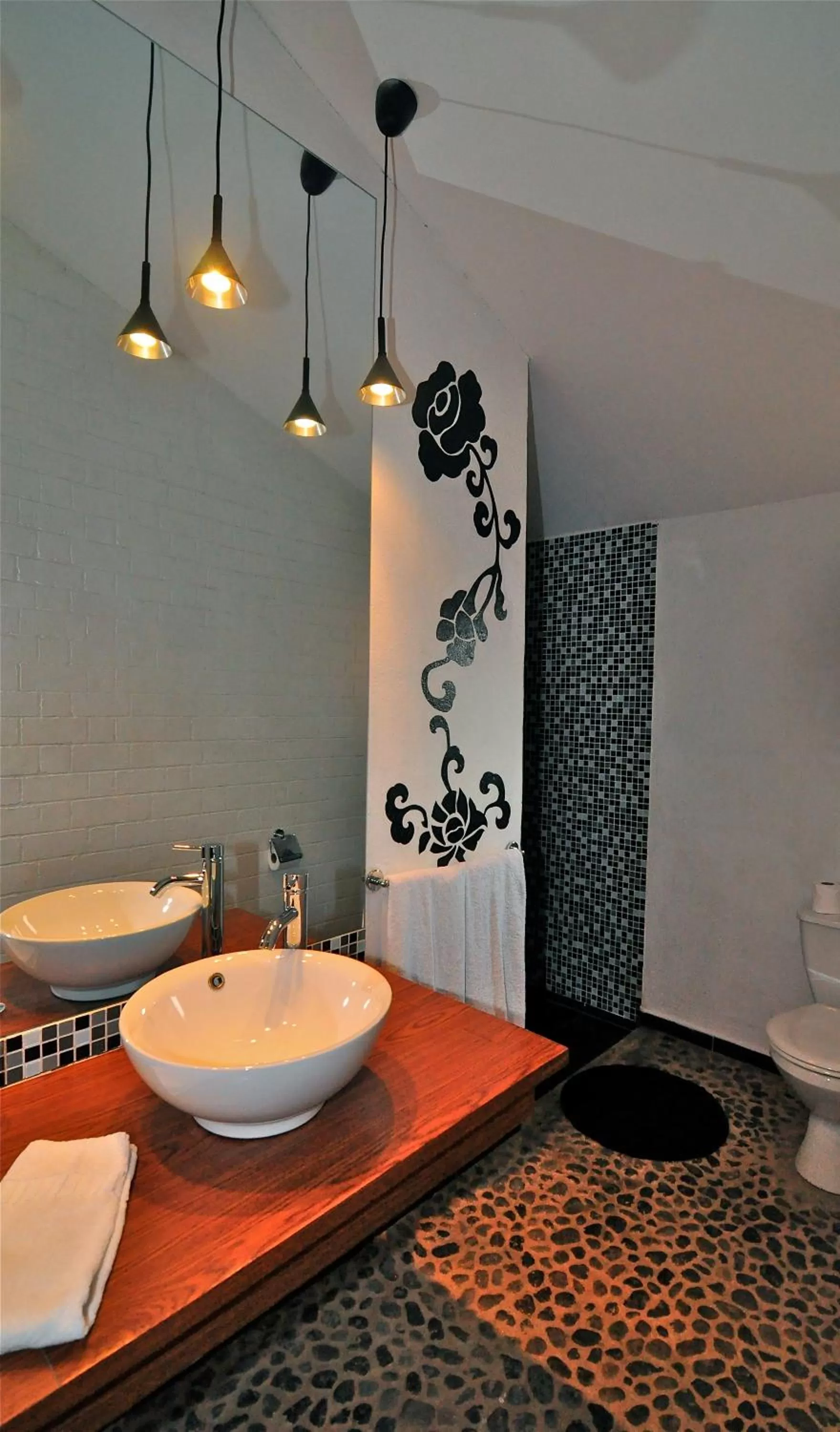 Bathroom in Rova Hotel