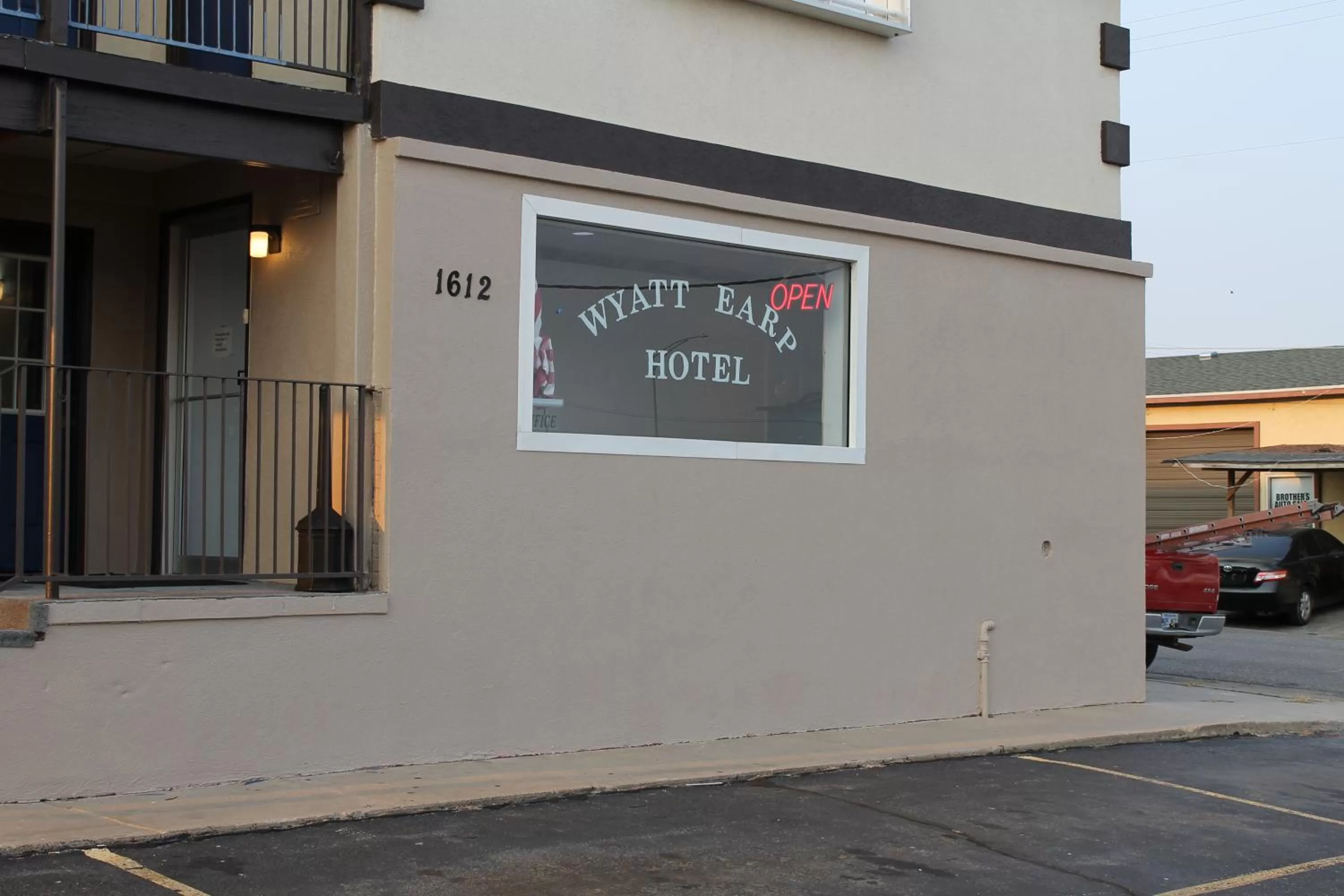Wyatt Earp Hotel