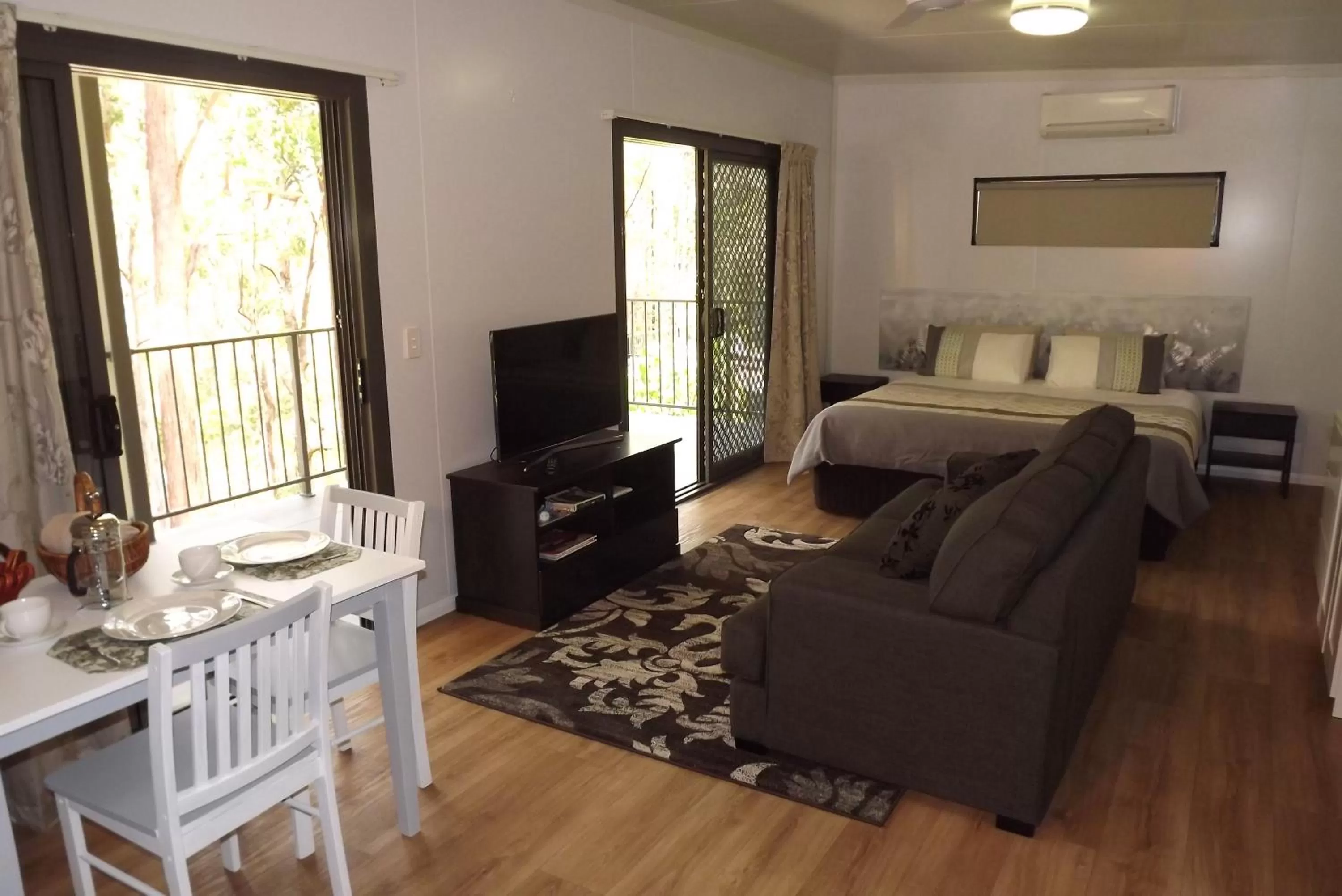 Bed in Wallaby Ridge Retreat