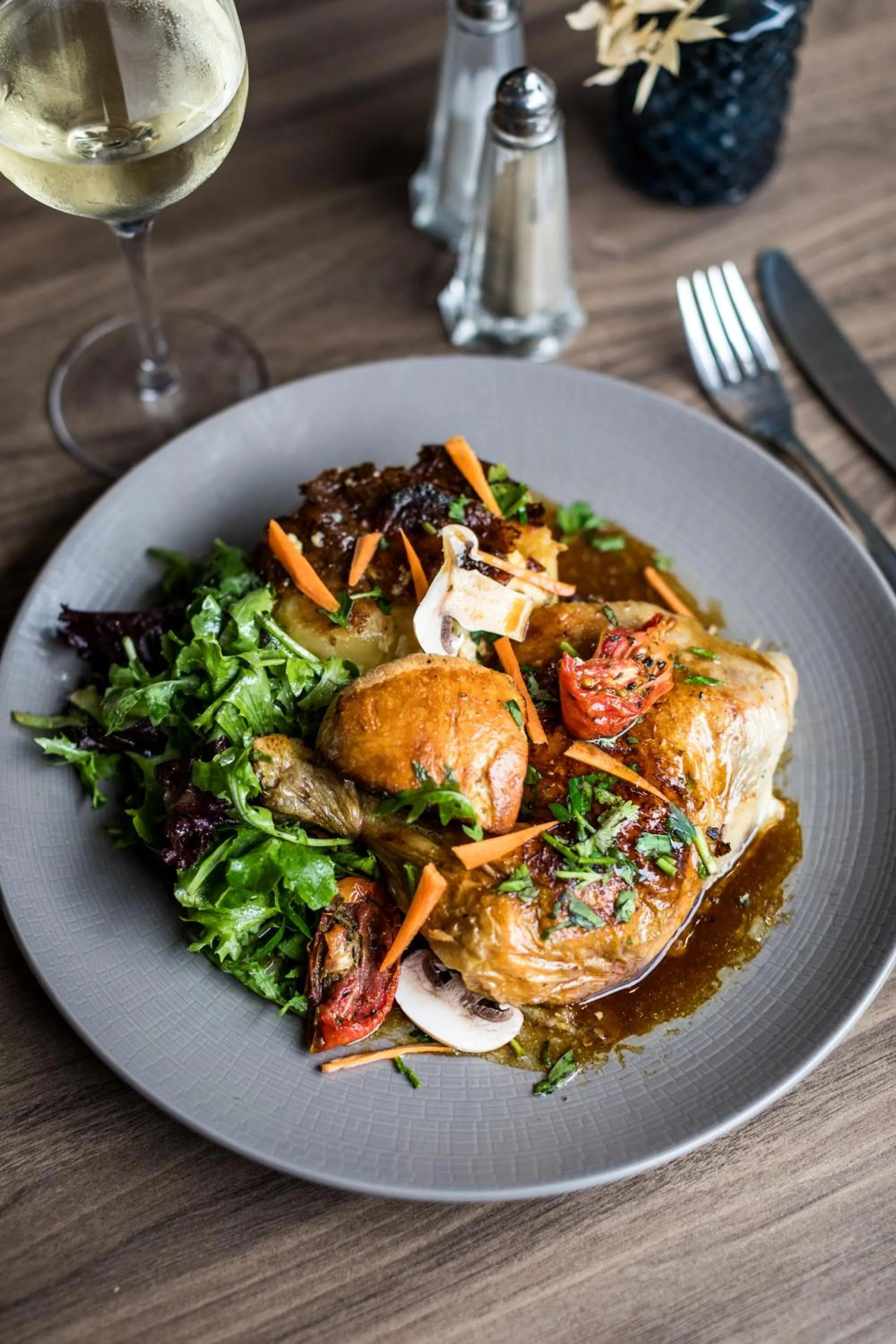 Restaurant/places to eat in Hotel-Restaurant Le Victoria