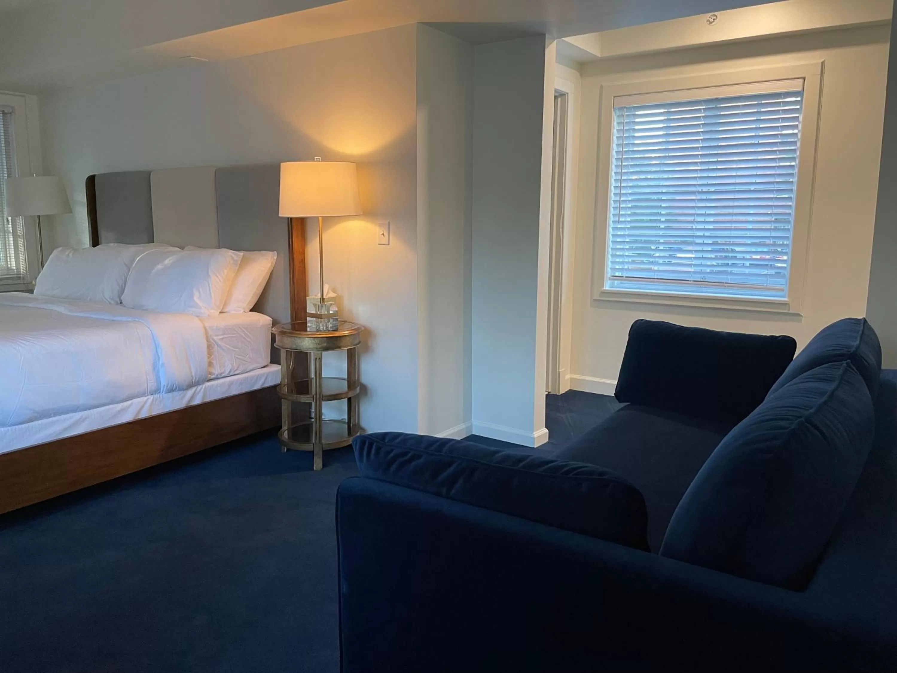 Bed in The Argus Hotel & Cocktail Lounge