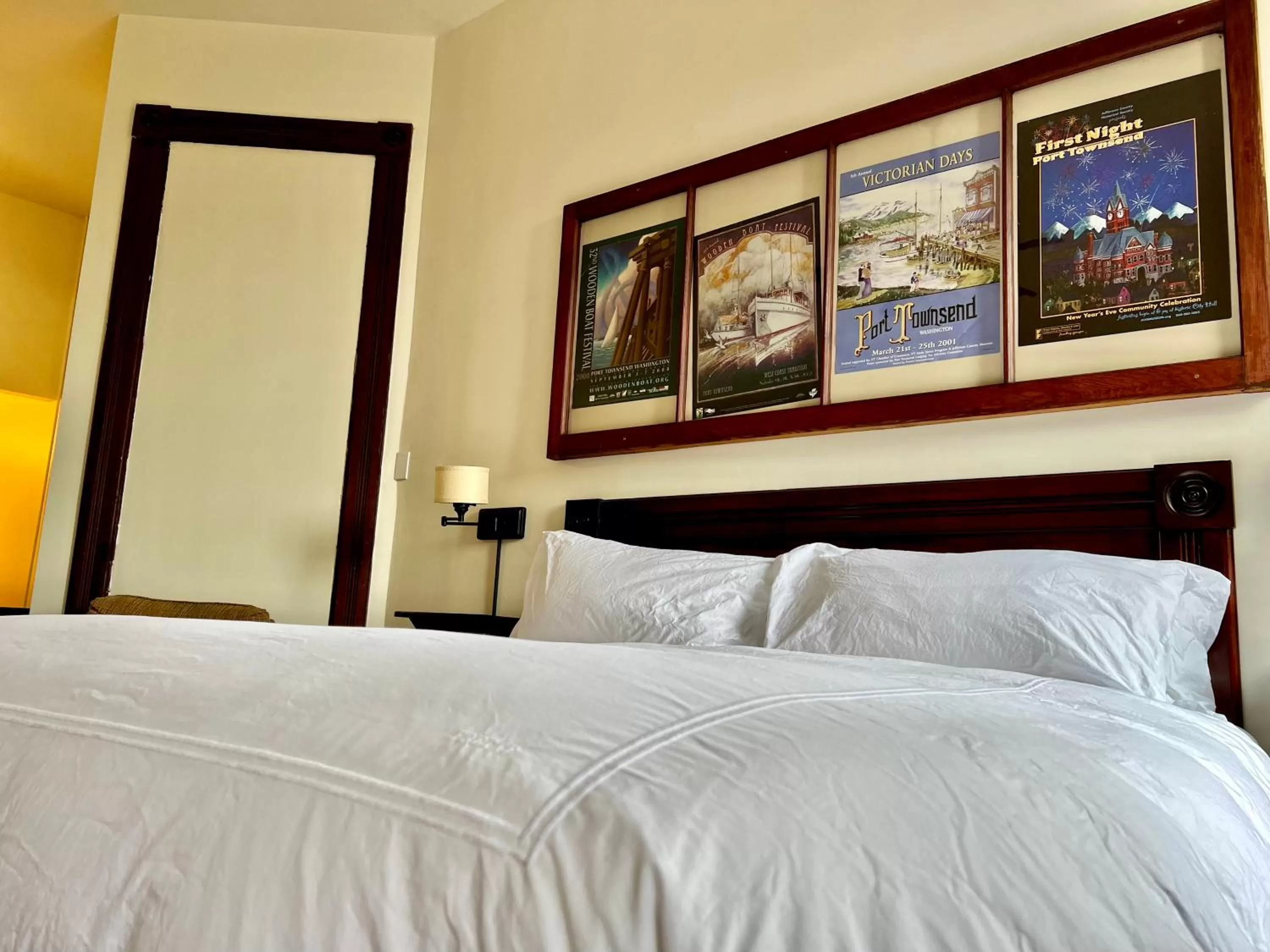 Bed in The Monarch Hotel