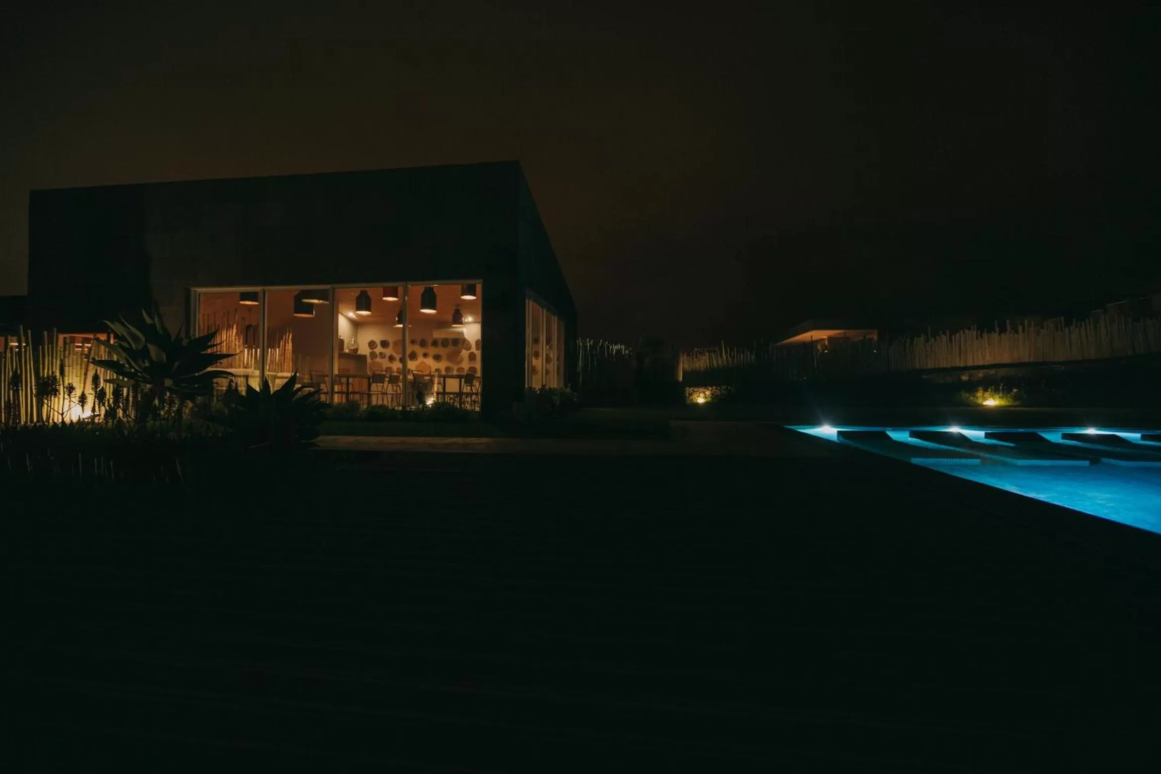 Restaurant/places to eat in Santa Barbara Eco-Beach Resort