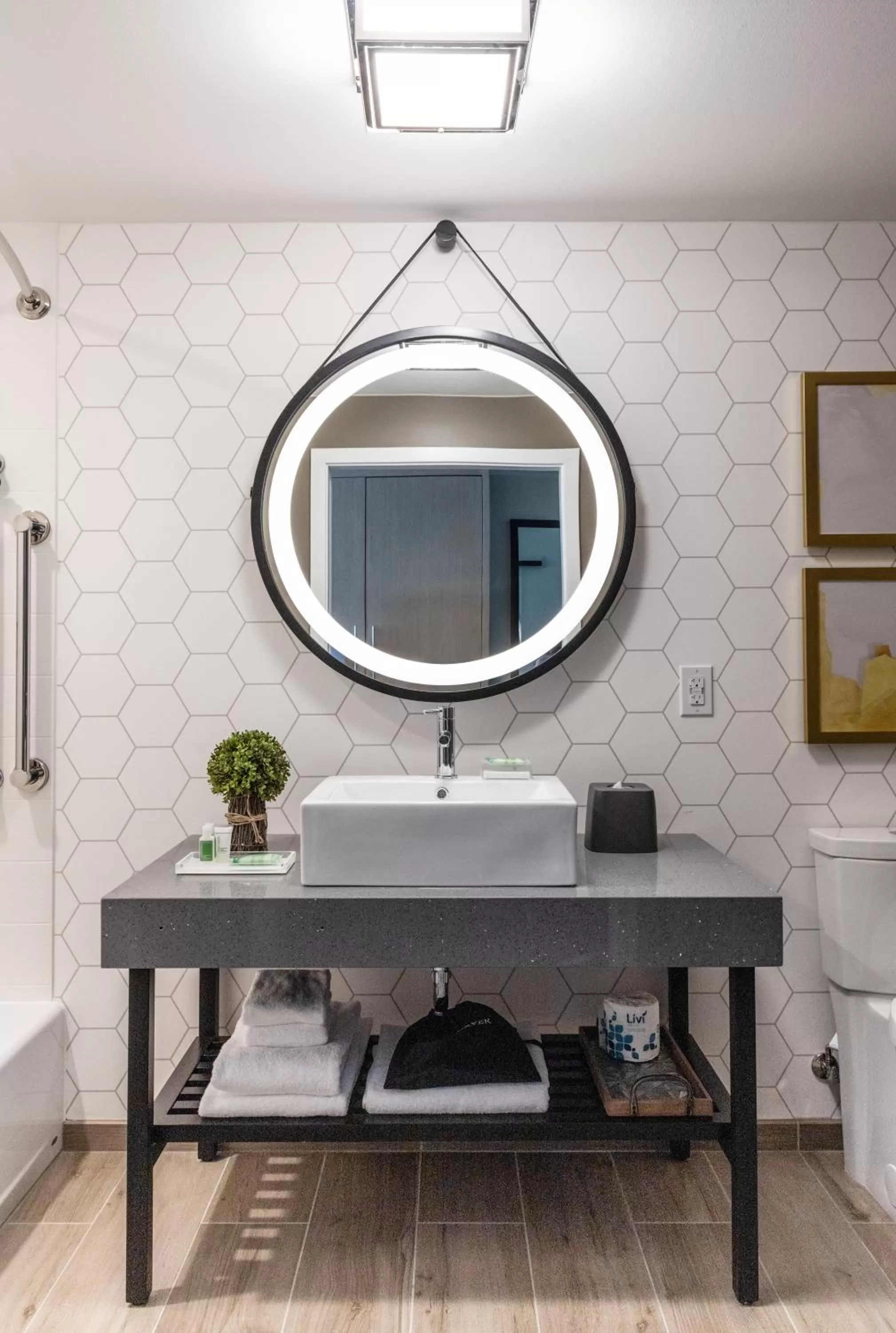 Standard Room with Two Queen Beds in Holiday Inn & Suites Nashville Downtown Broadway