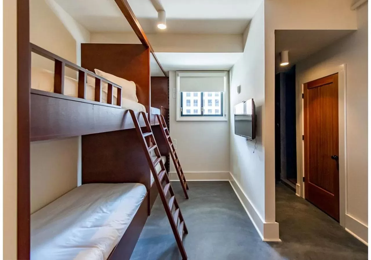 Standard Twin Room in Selina Catahoula New Orleans