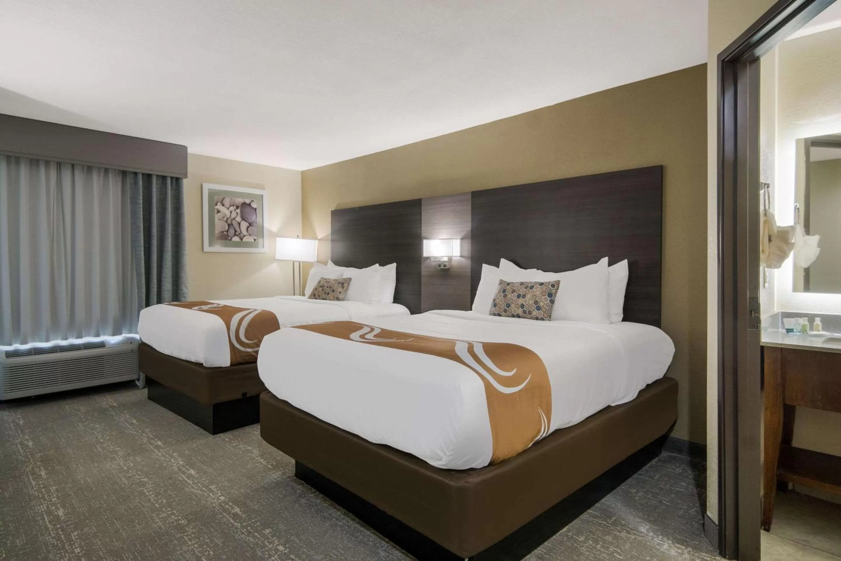 Bedroom, Bed in Quality Inn & Suites Roanoke - Fort Worth North