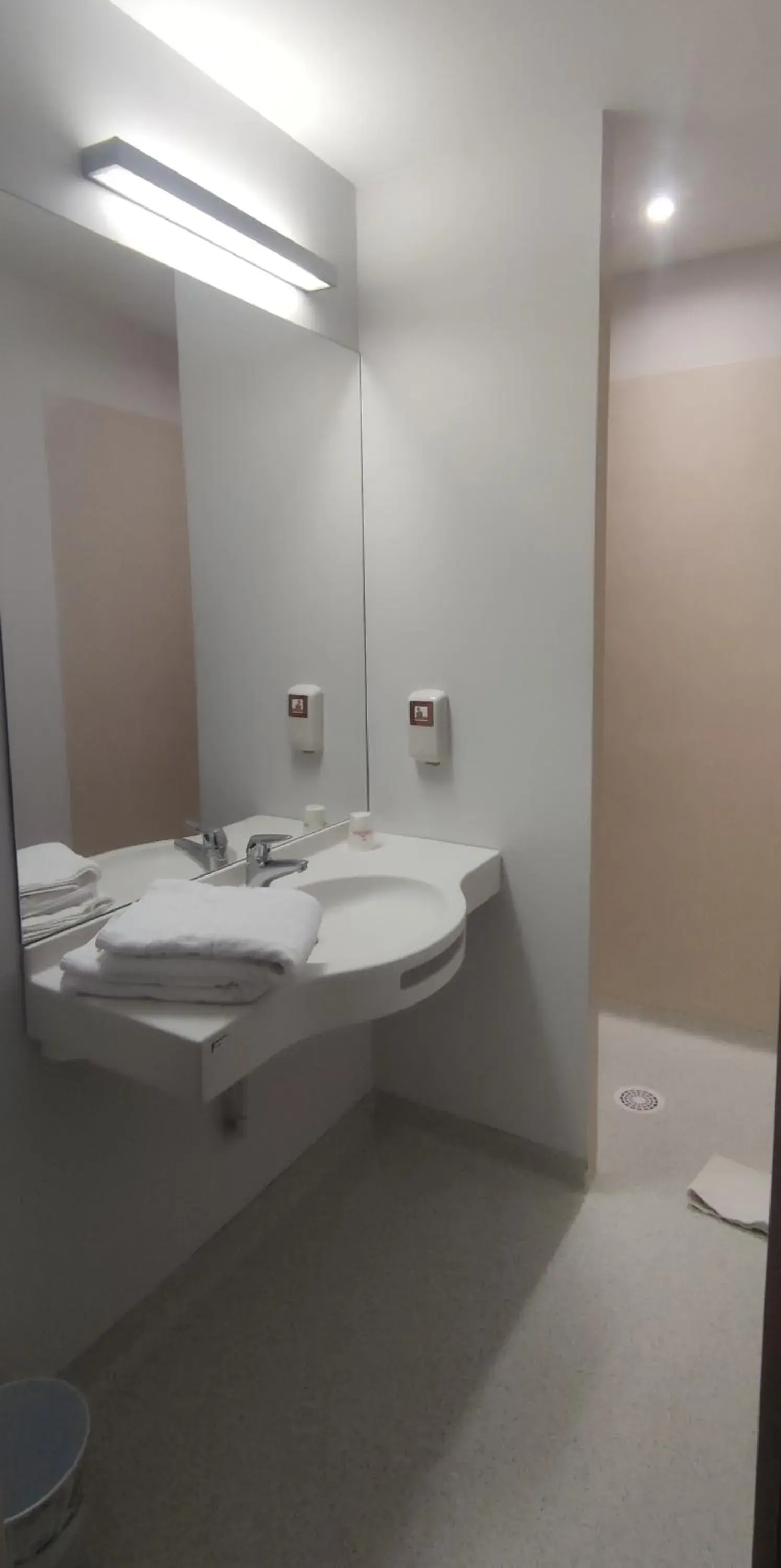 Comfort Double Room in Fasthotel Laval Comfort Double Room in Fasthotel Laval