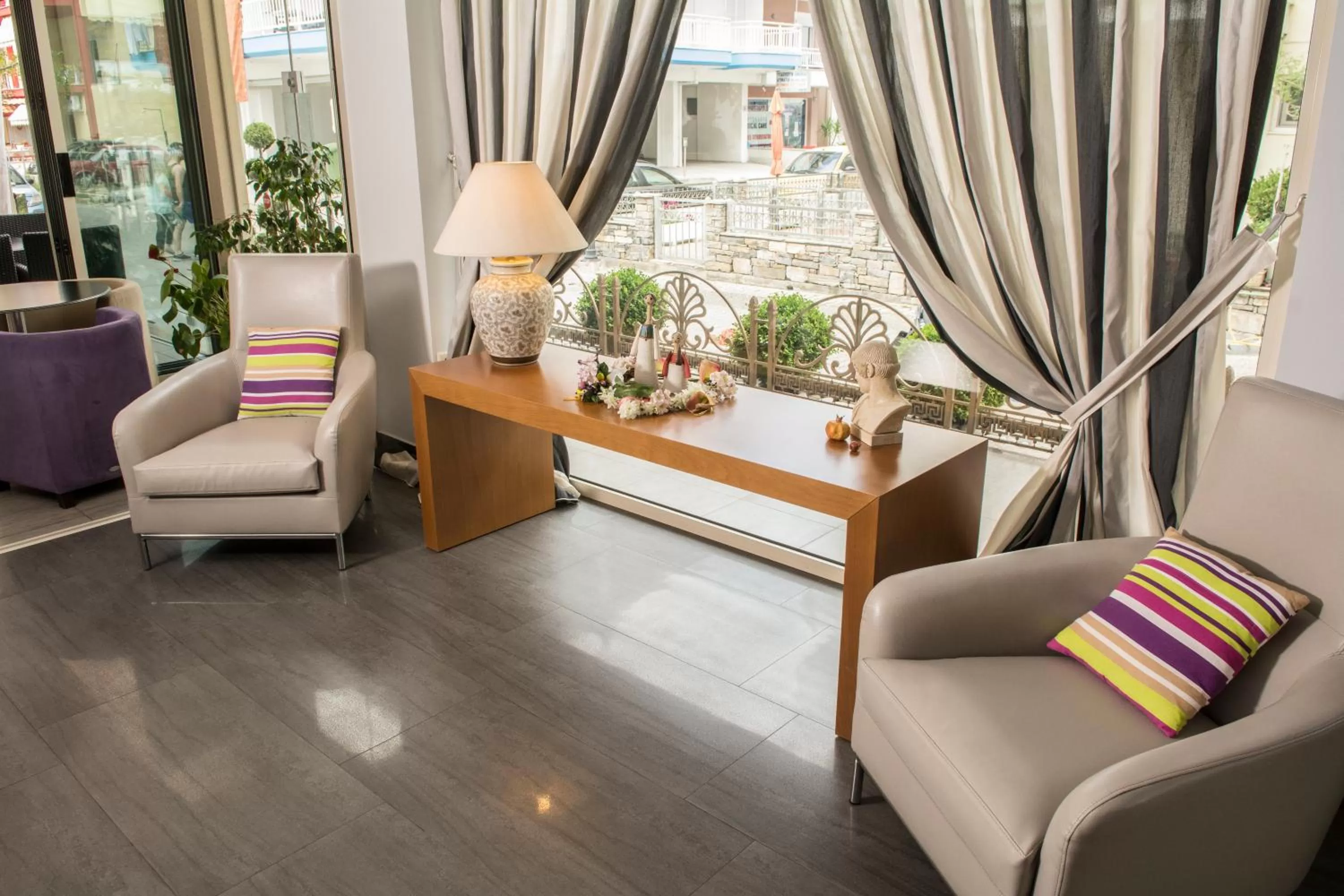 Seating area in Hotel Olympos