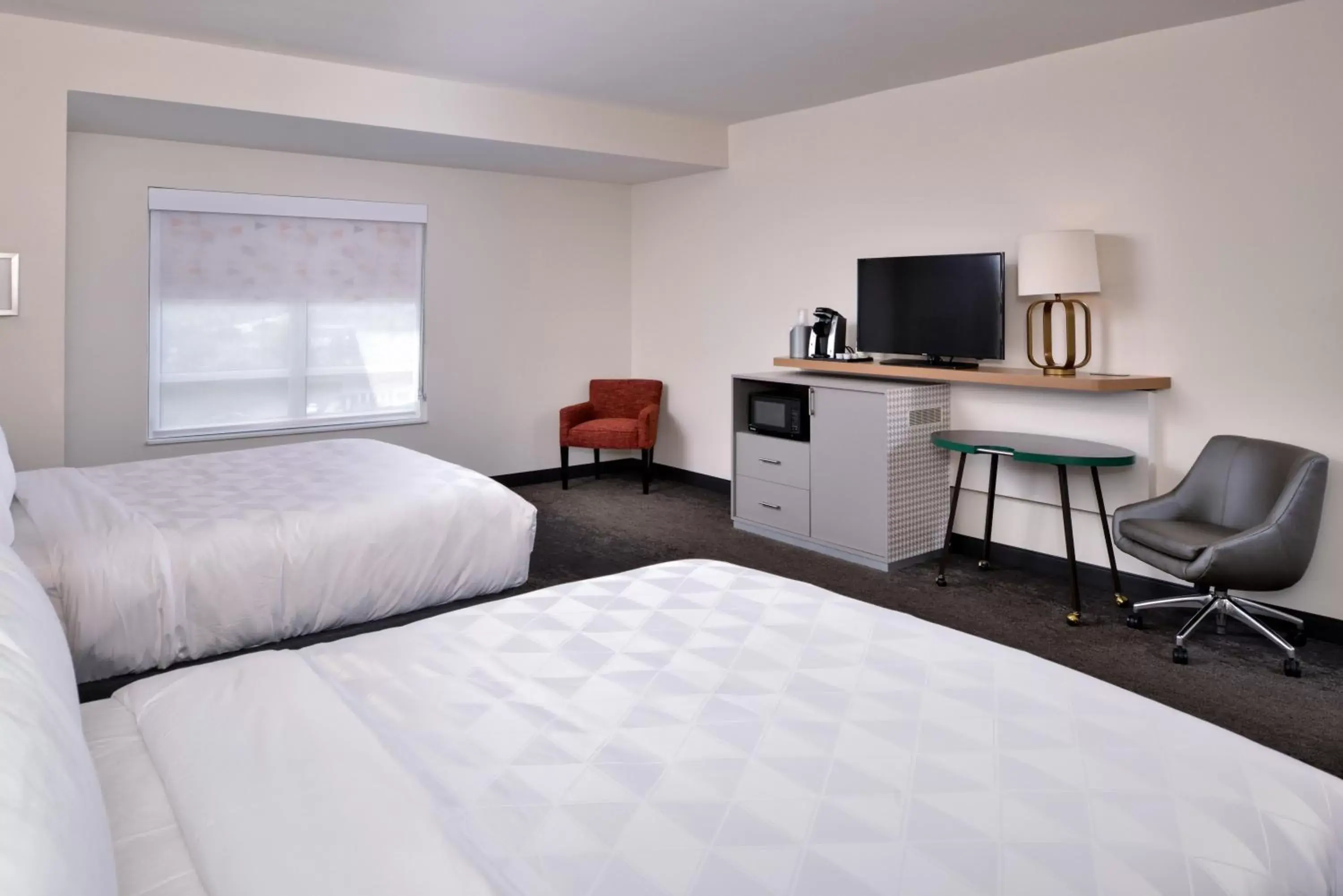 Room with Two Beds - Hearing Accessible - Non-Smoking in Holiday Inn & Suites - Farmington Hills - Detroit NW, an IHG Hotel Room with Two Beds - Hearing Accessible - Non-Smoking in Holiday Inn & Suites - Farmington Hills - Detroit NW, an IHG Hotel