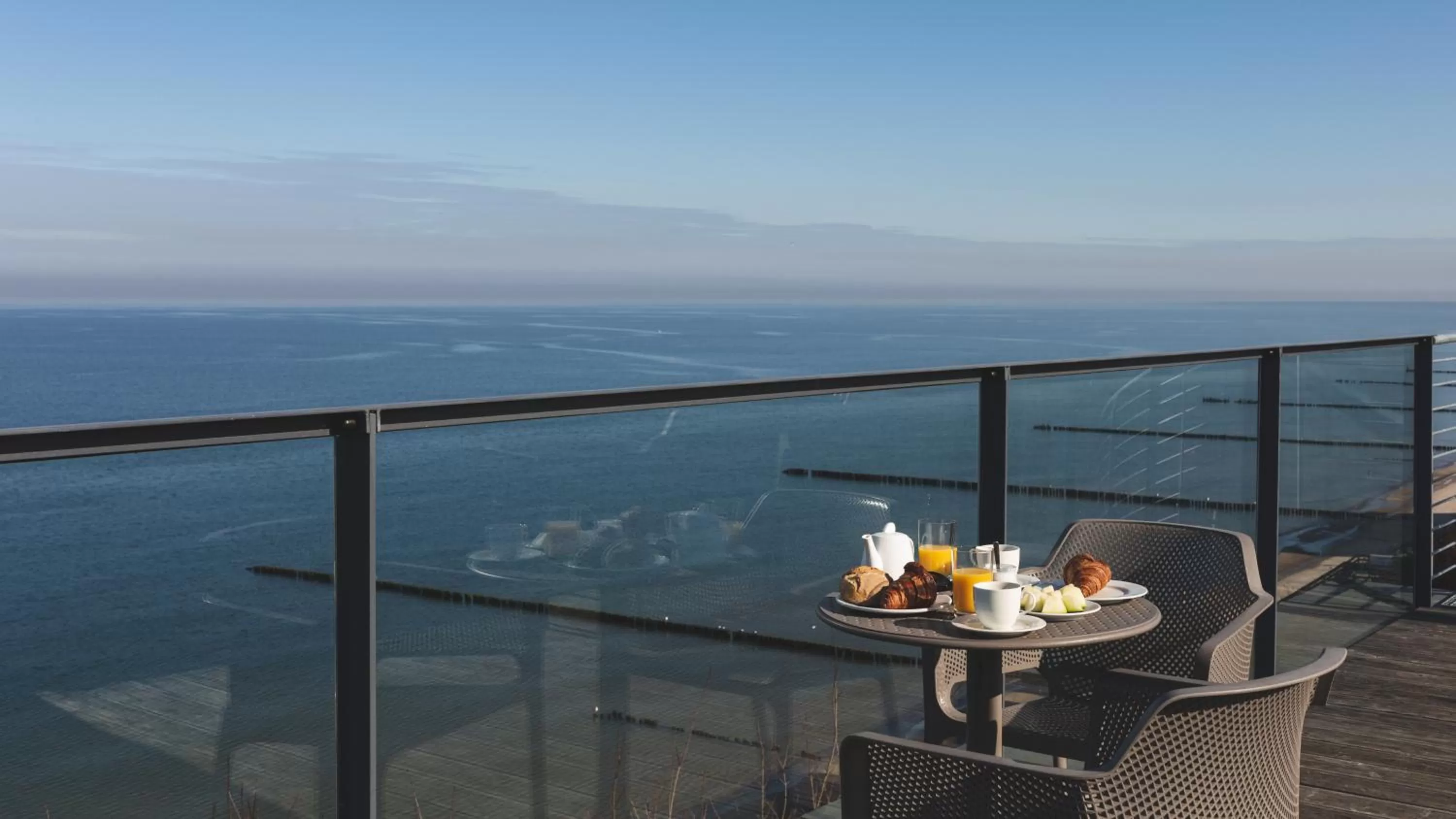 Balcony/Terrace in Boulevard Ustronie Morskie by Zdrojowa