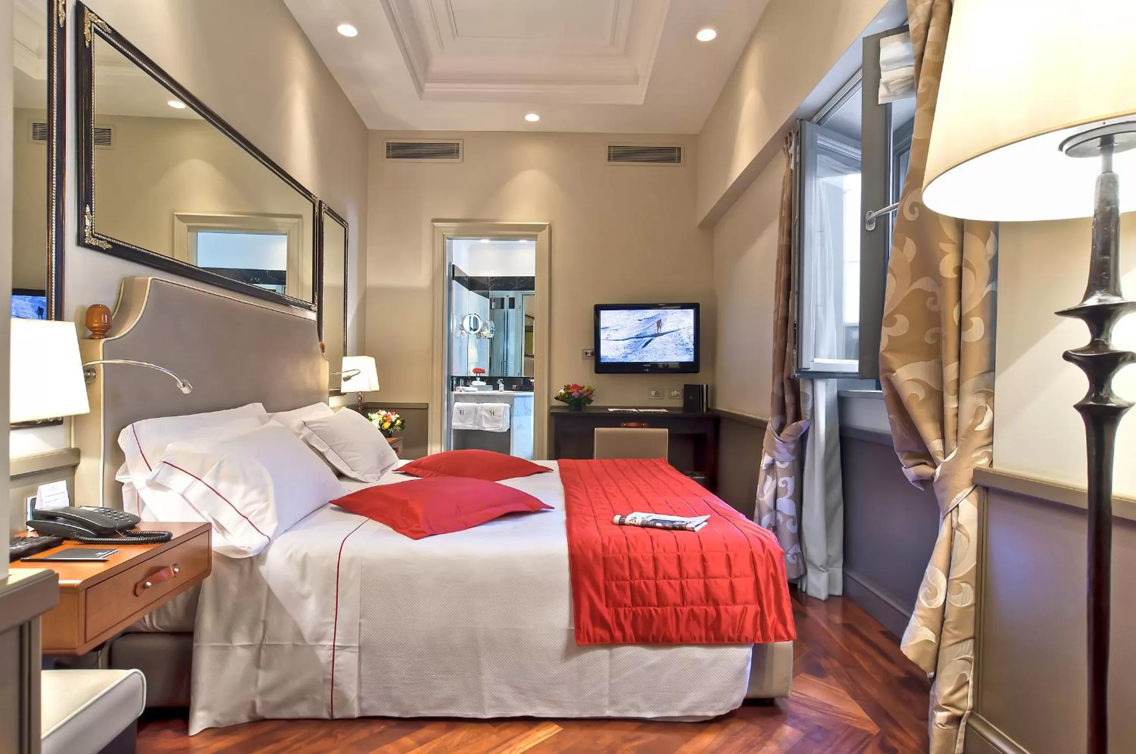 Photo of the whole room, Bed in Hotel Lunetta