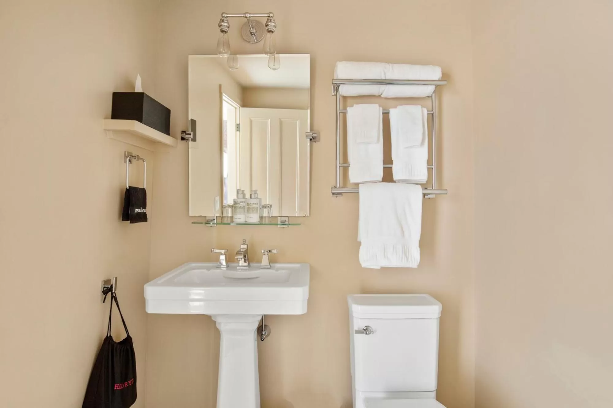 Bathroom in The Francis Hotel