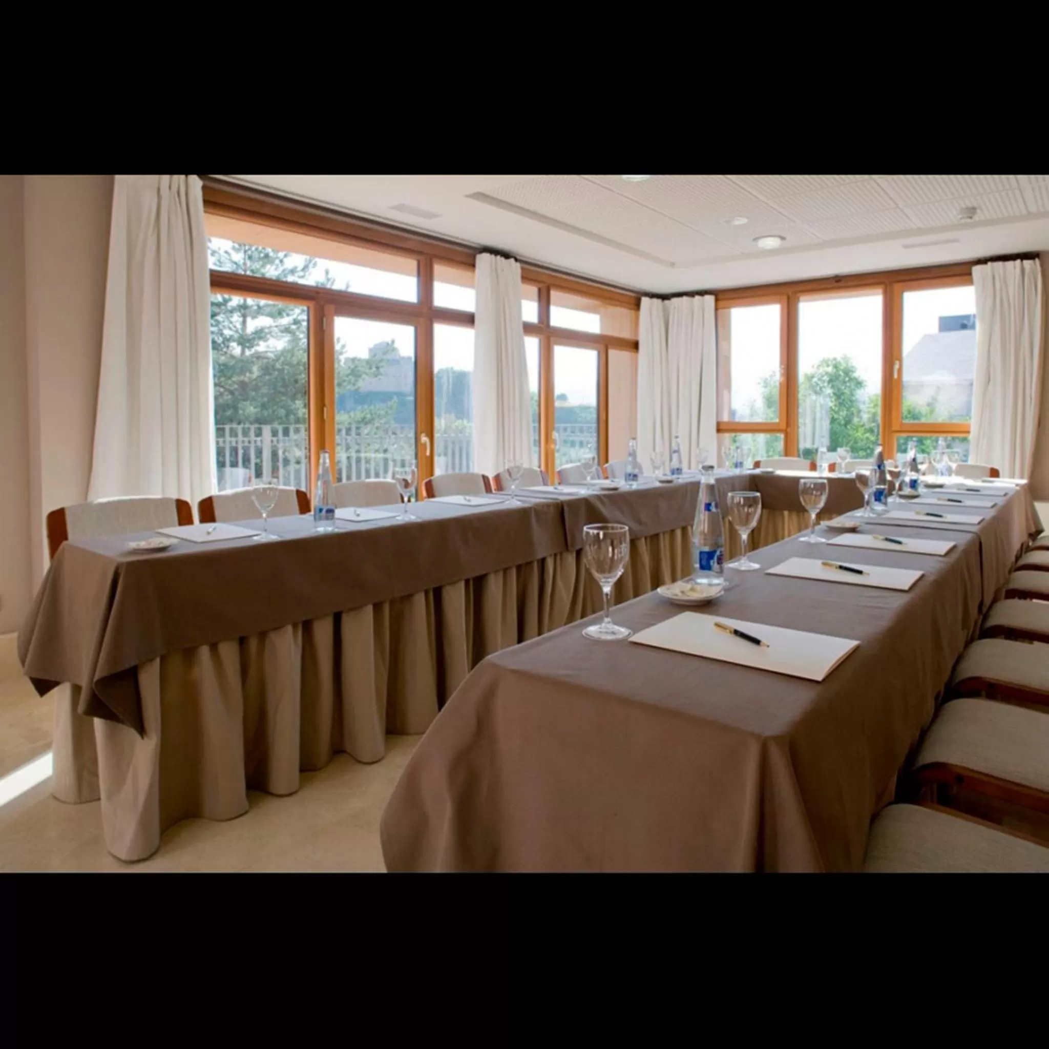 Business facilities in Parador de Puebla de Sanabria