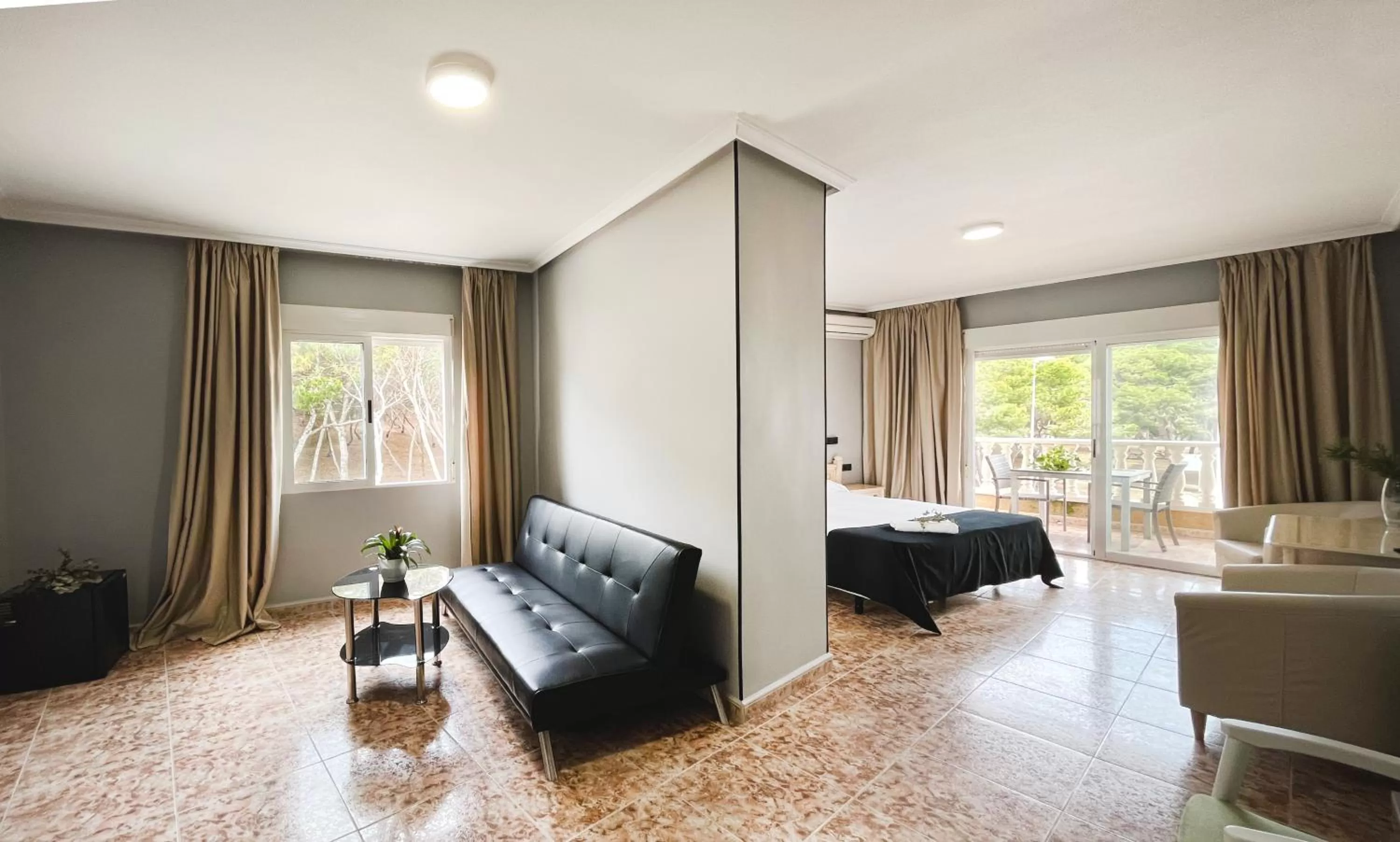 Photo of the whole room in Hotel ParqueMar