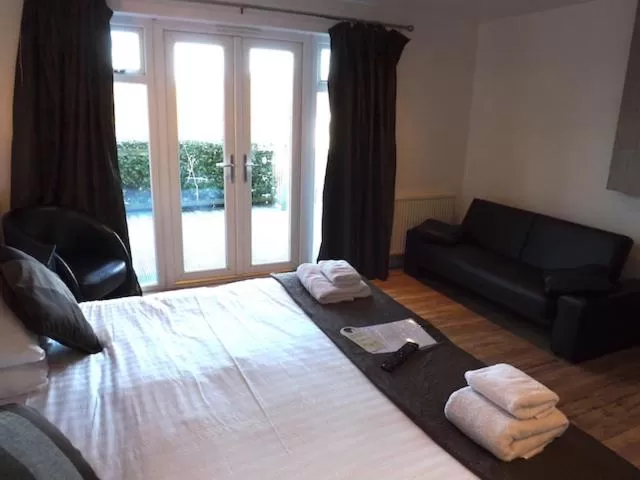 King or Family Room with Loch View - single occupancy in The Inn on the Loch