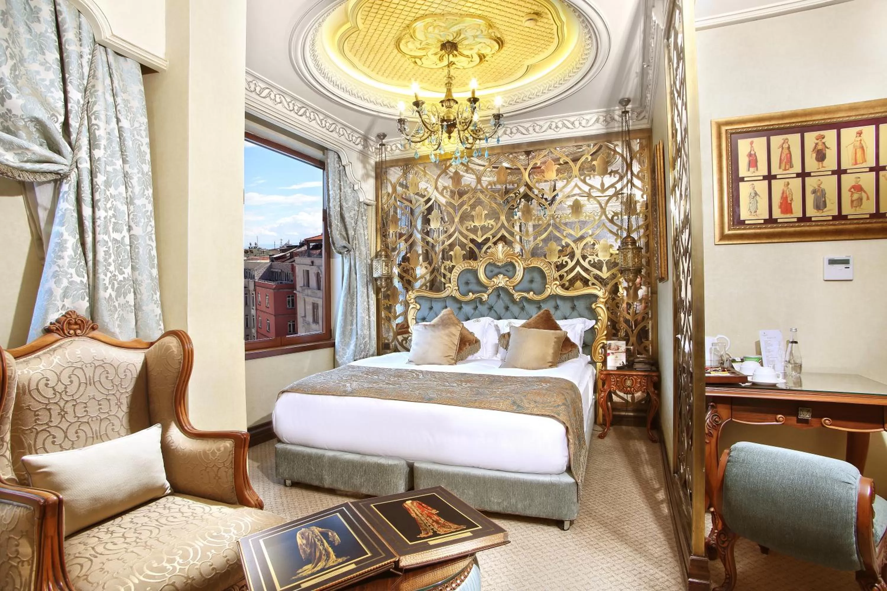 Bed in Daru Sultan Hotels Galata