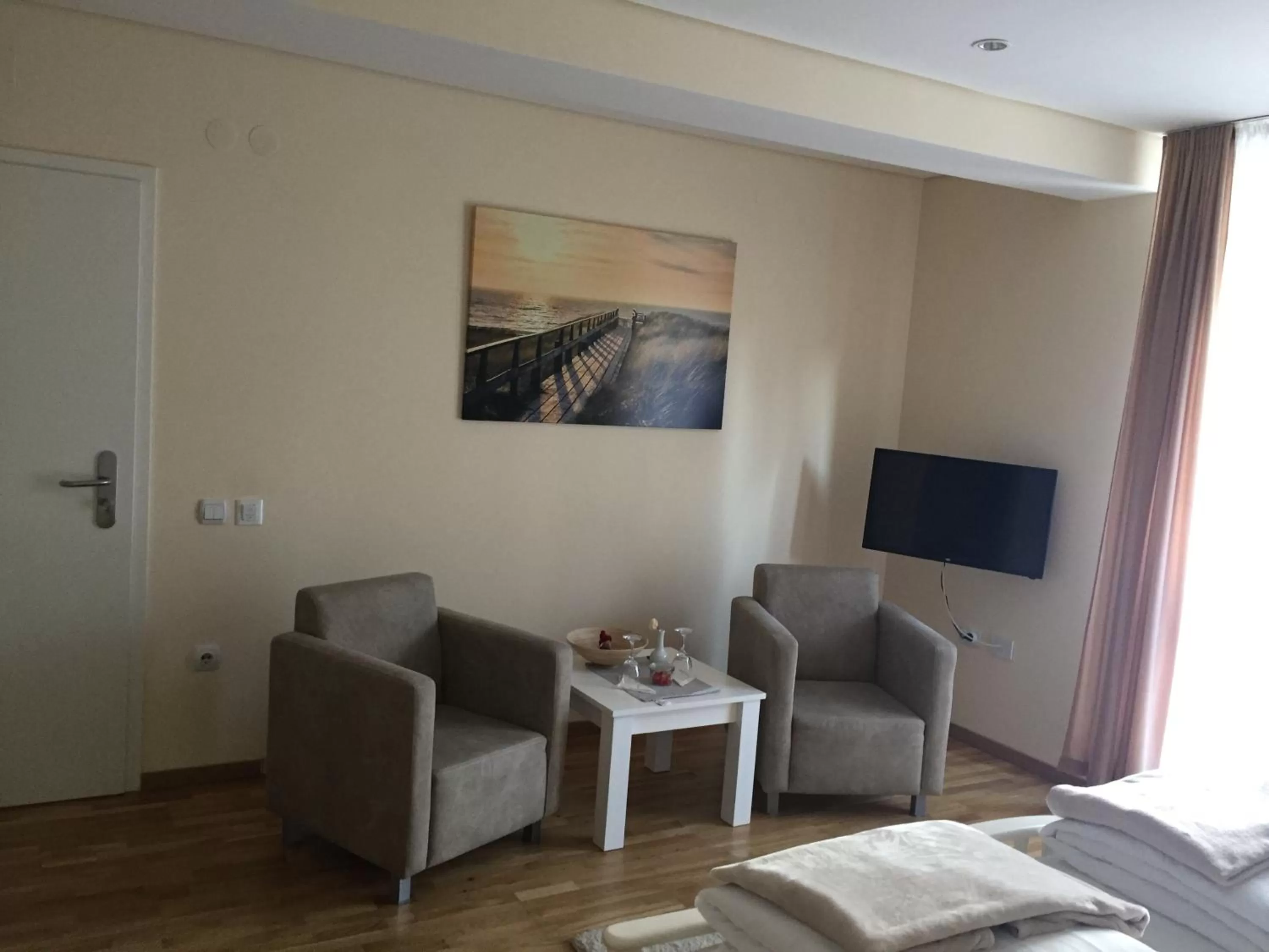 TV/Entertainment Center in B&B Alex