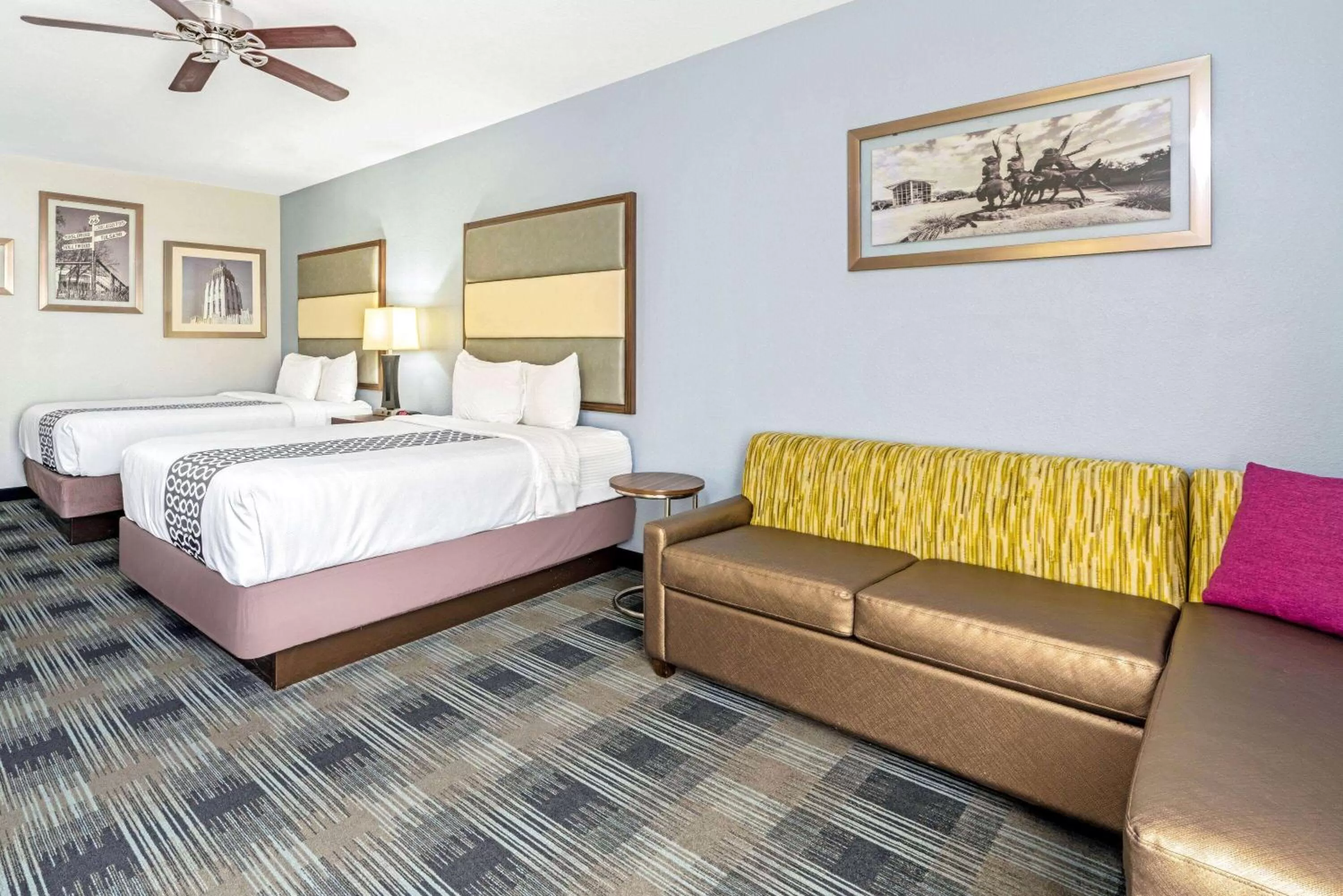 Photo of the whole room, Bed in La Quinta by Wyndham Guthrie