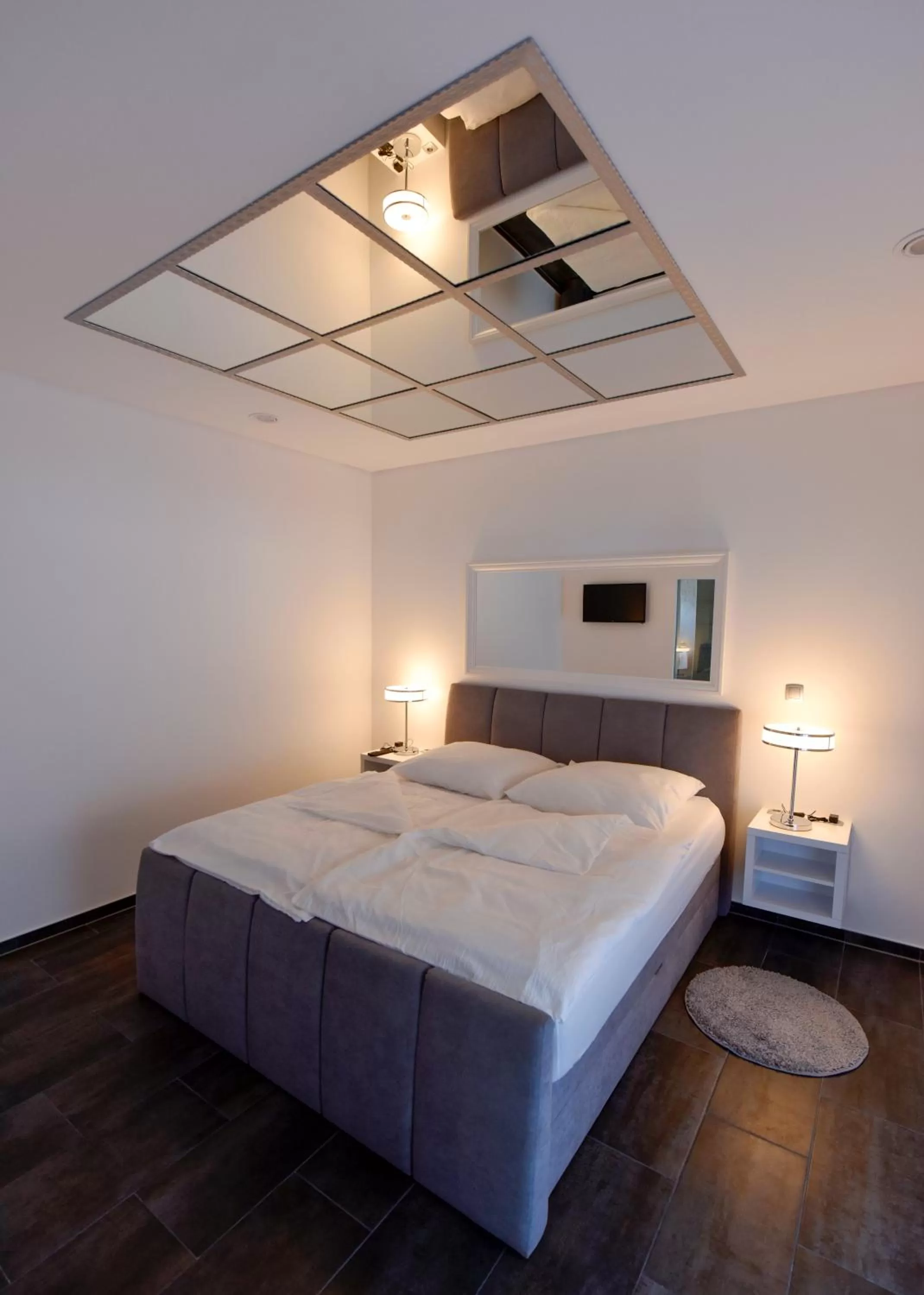 Bed in Apartmani i Bungalovi TROJKA