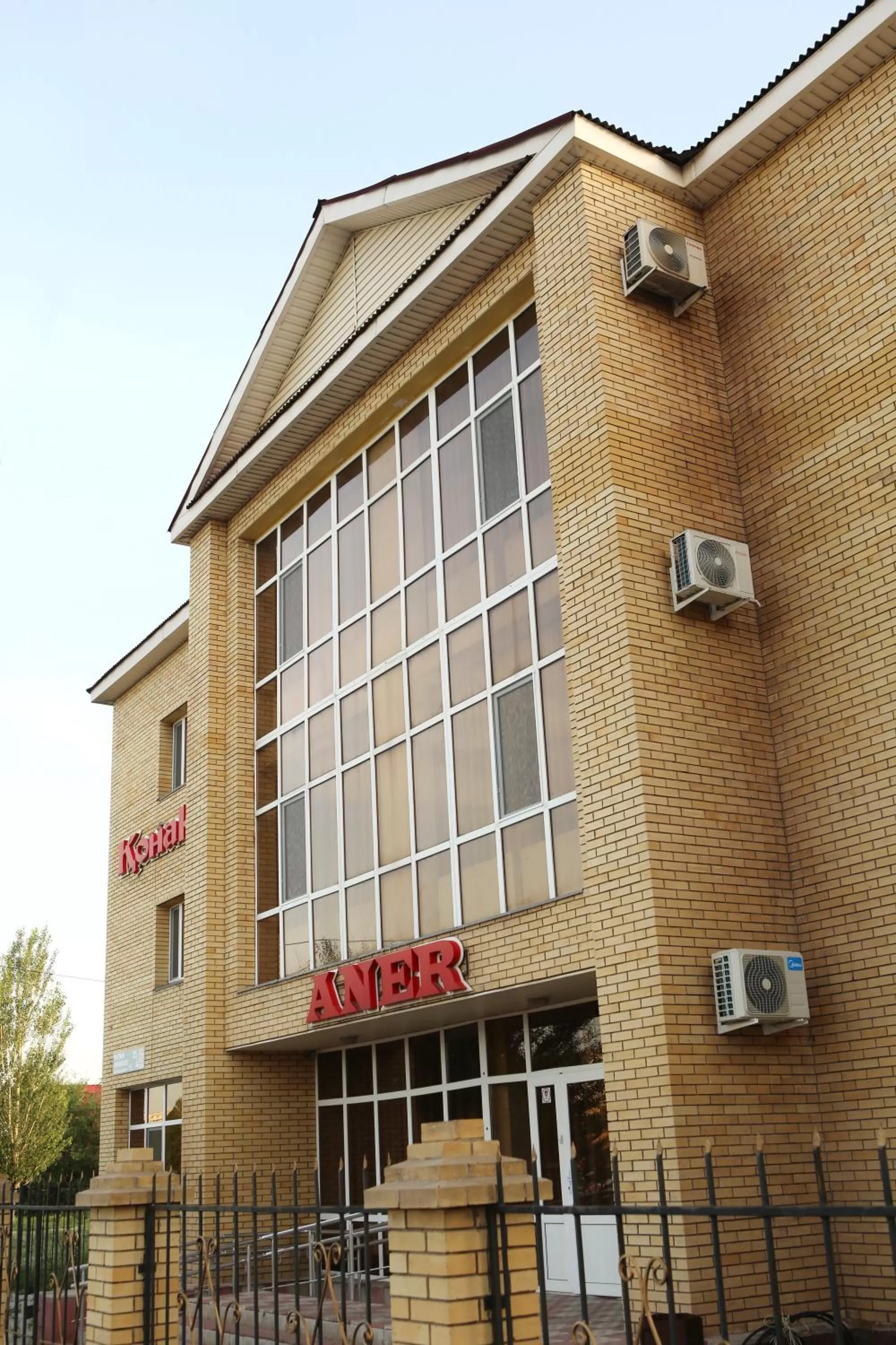 Property Building in Hotel Aner