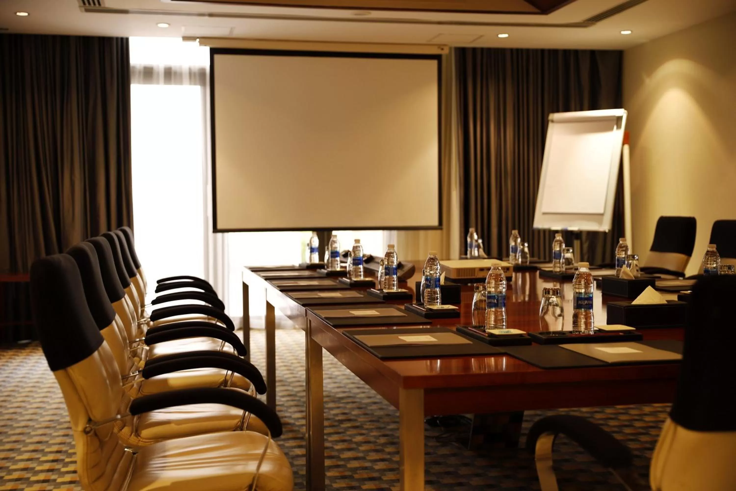 Meeting/conference room in Crowne Plaza Sohar by IHG