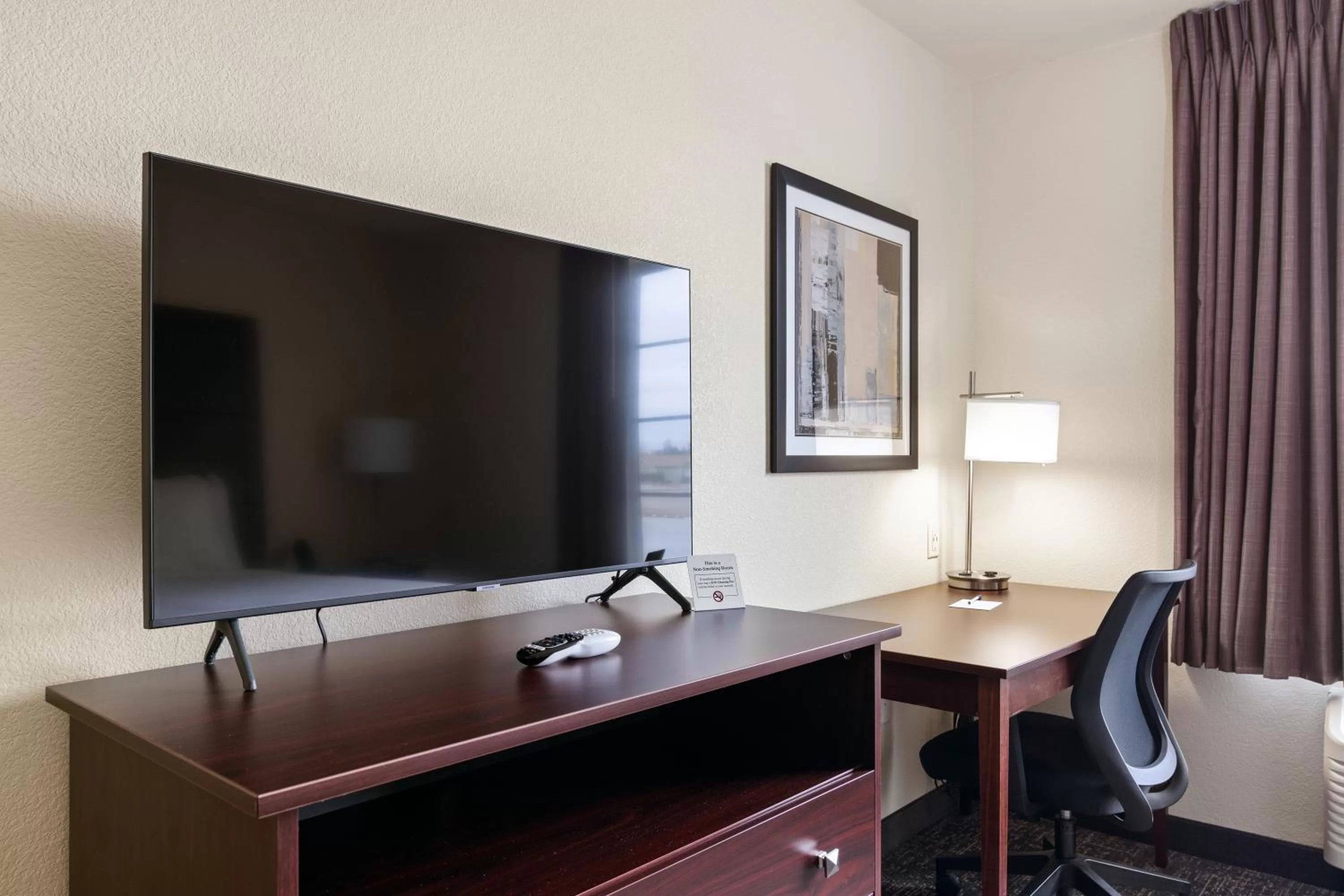 TV and multimedia in Cobblestone Inn & Suites - Yuma