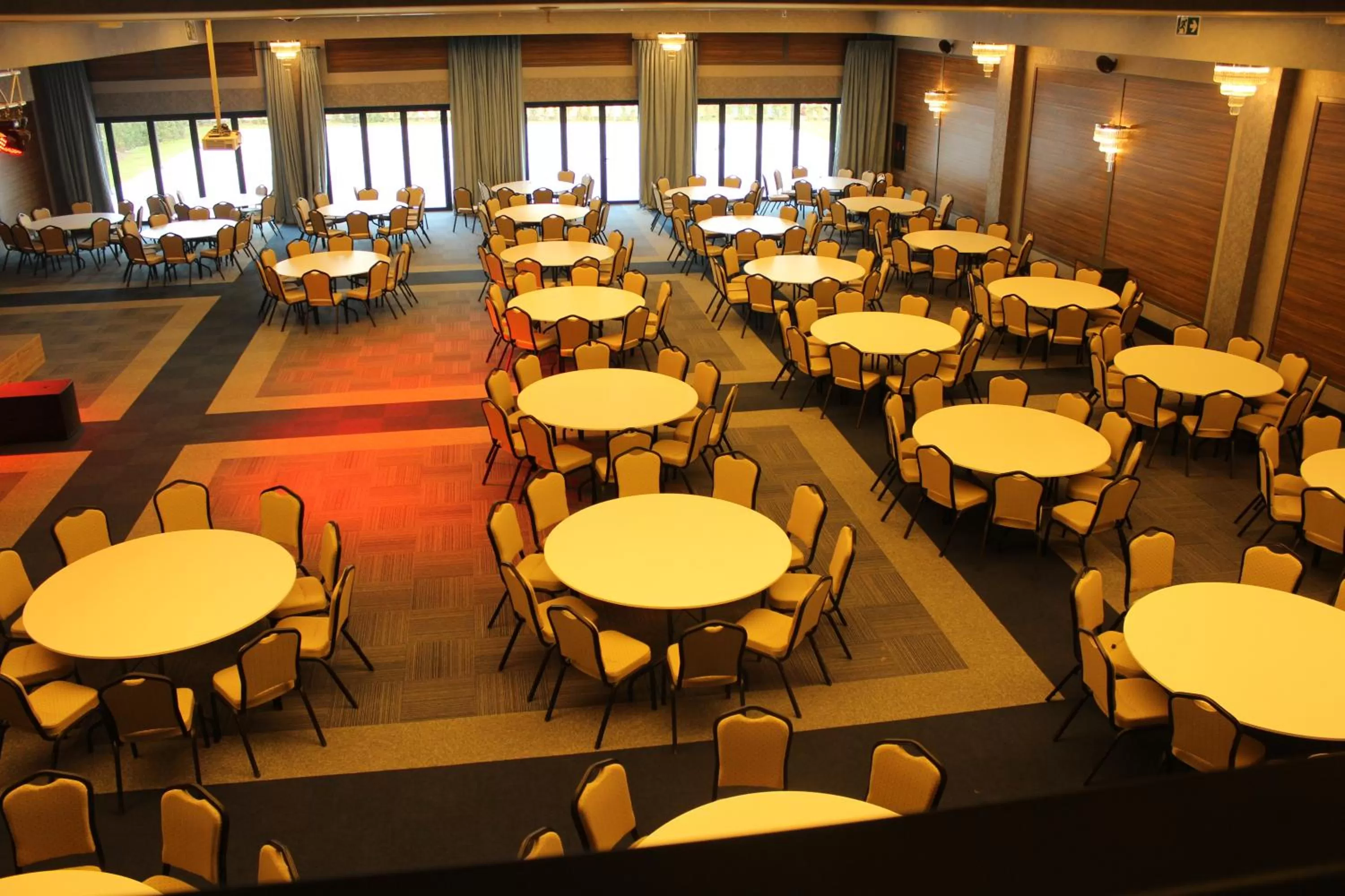 Banquet/Function facilities in Ramada By Wyndham Tire