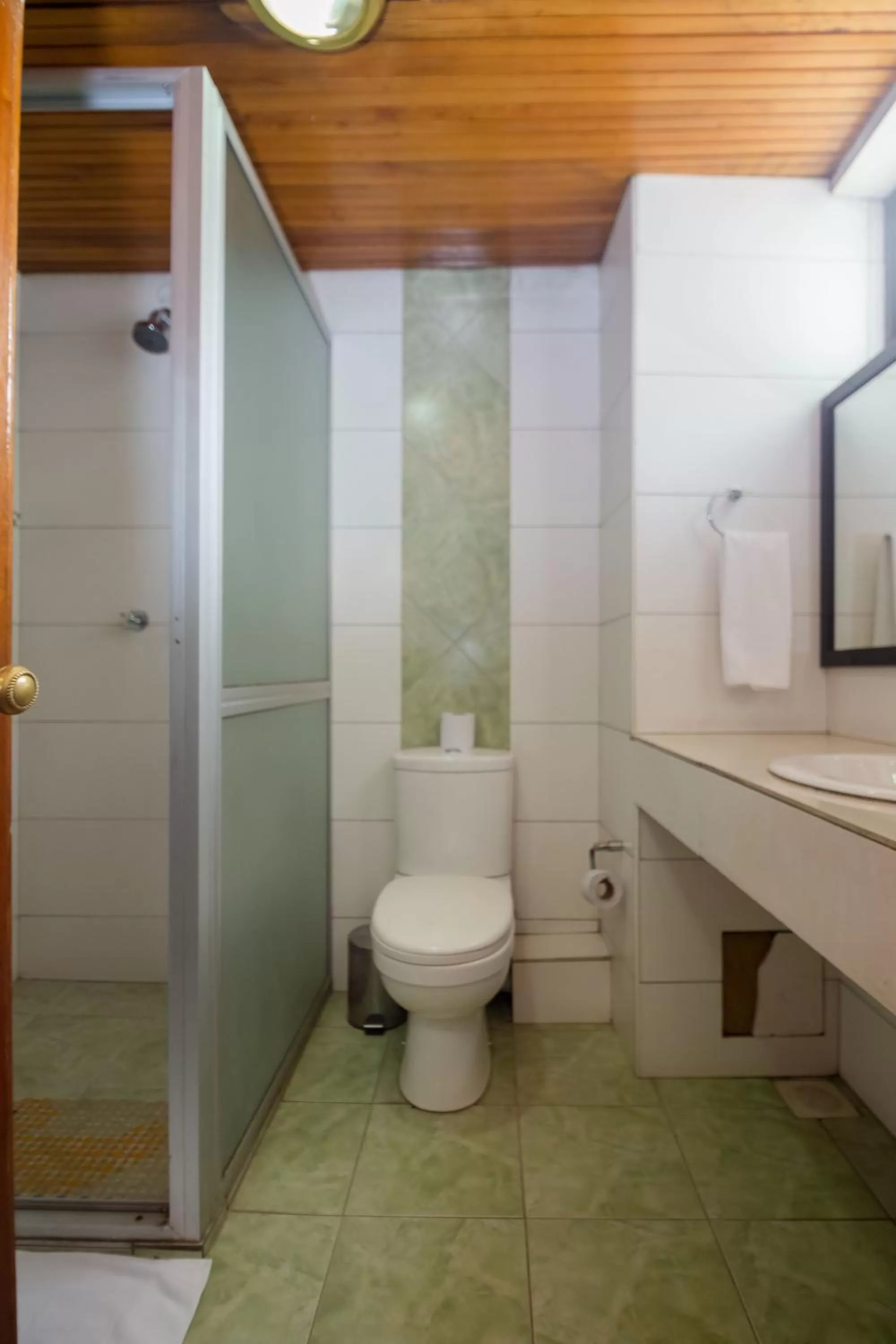 Bathroom in Marble Arch Hotel