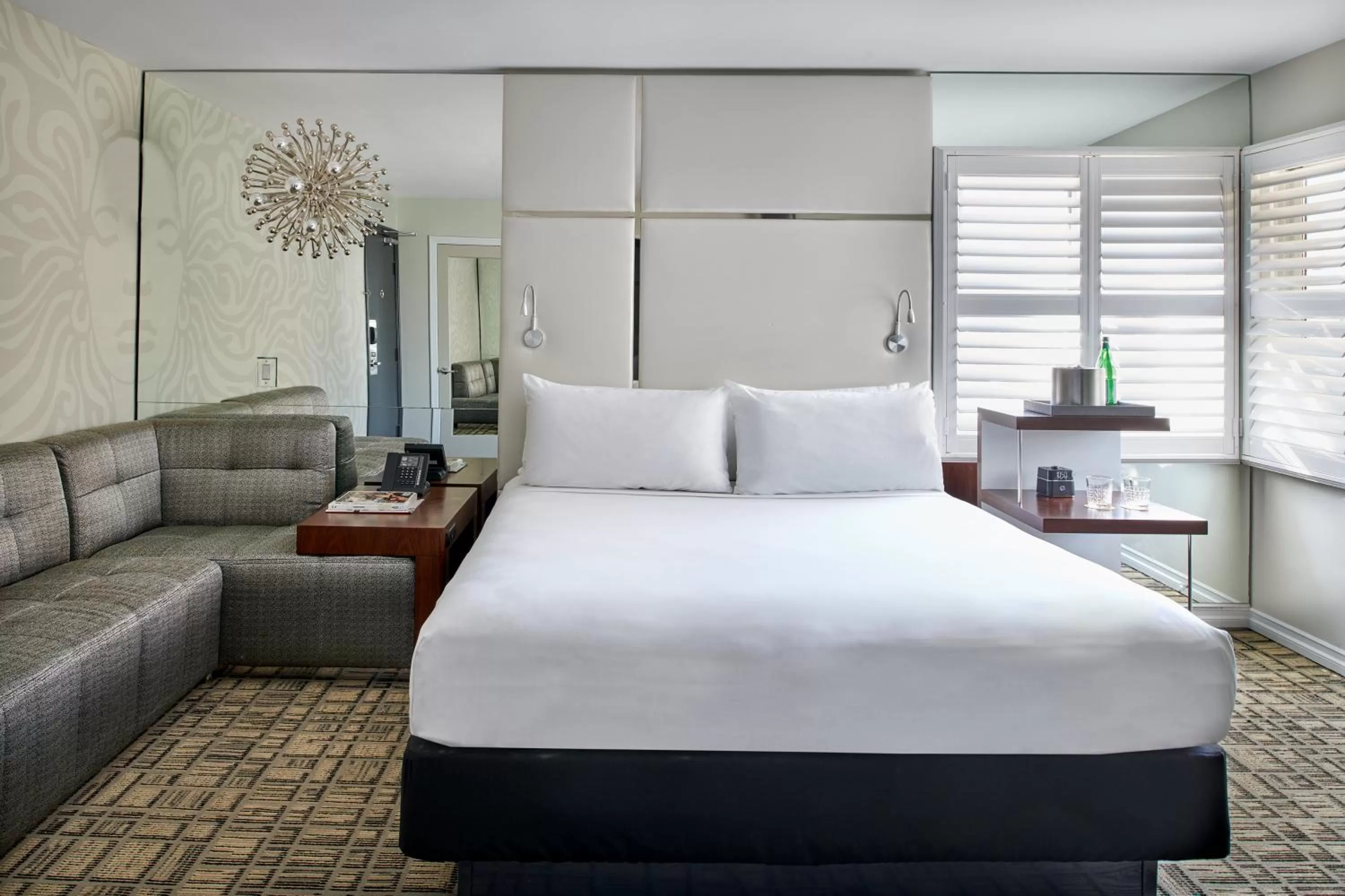 Photo of the whole room, Bed in Hotel Ziggy On Sunset