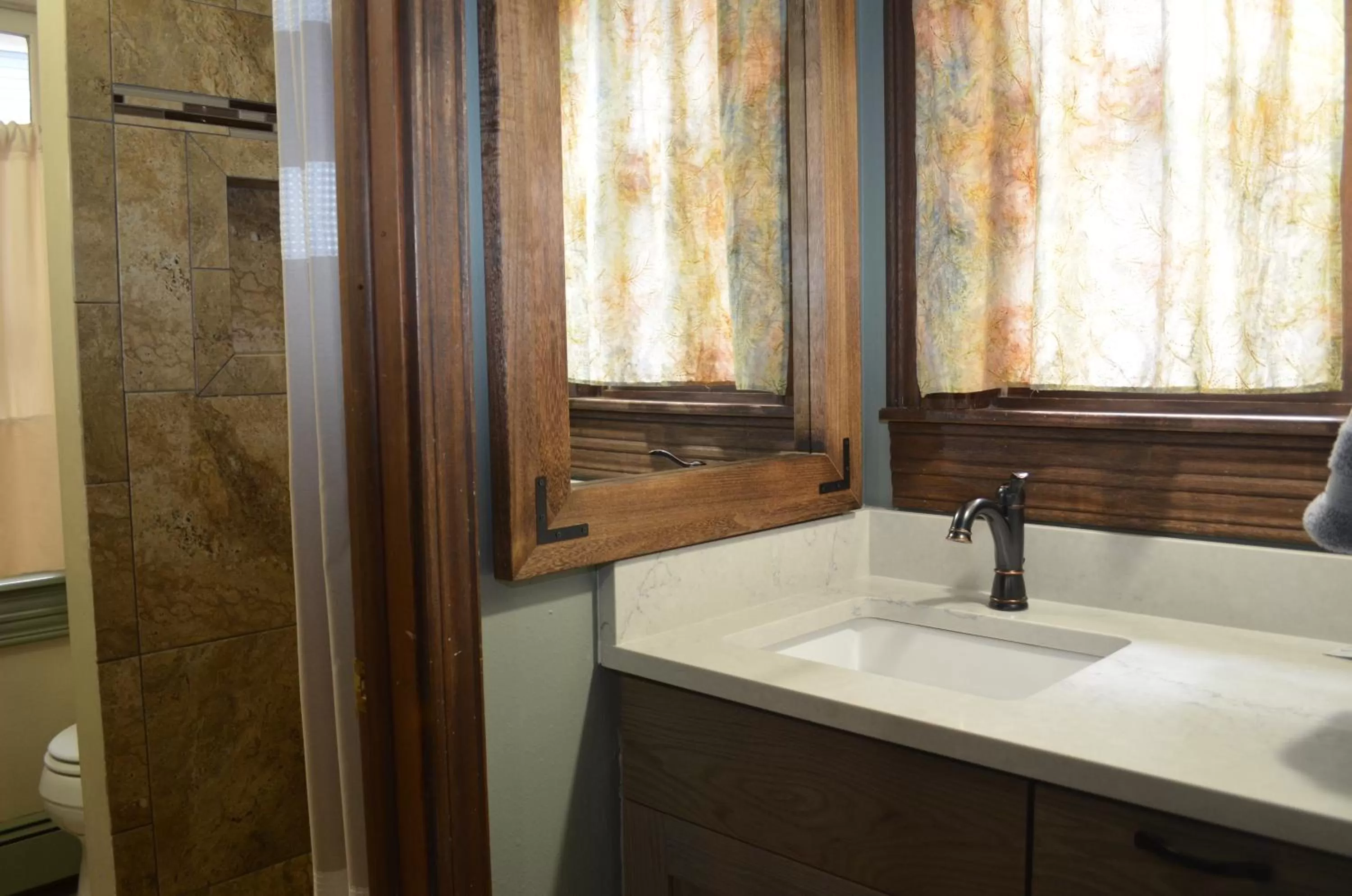Bathroom in The Ouray Main Street Inn