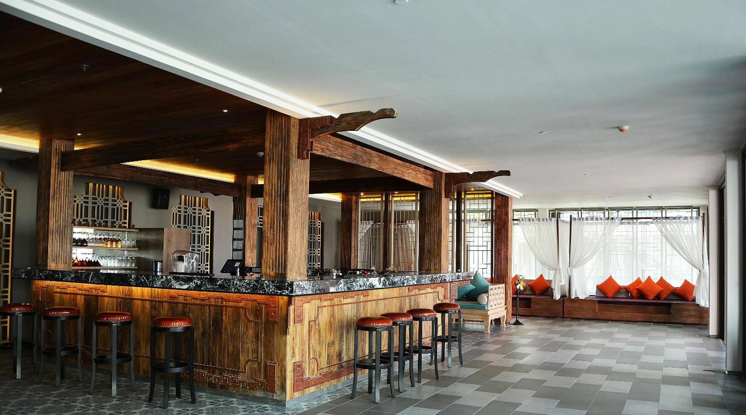 Lounge or bar in MAI HOUSE Patong Hill