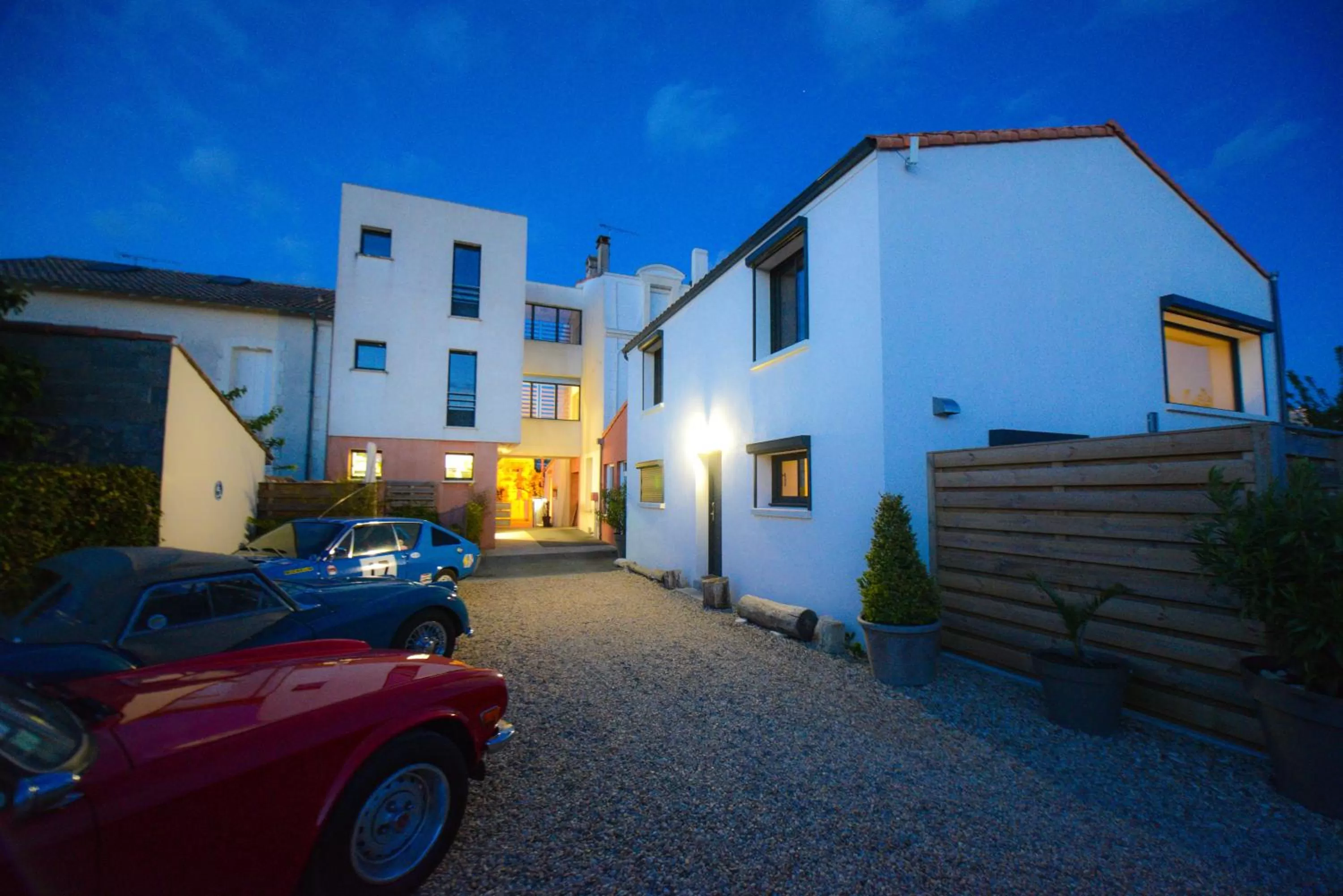 Property building in Hôtel Le Printemps