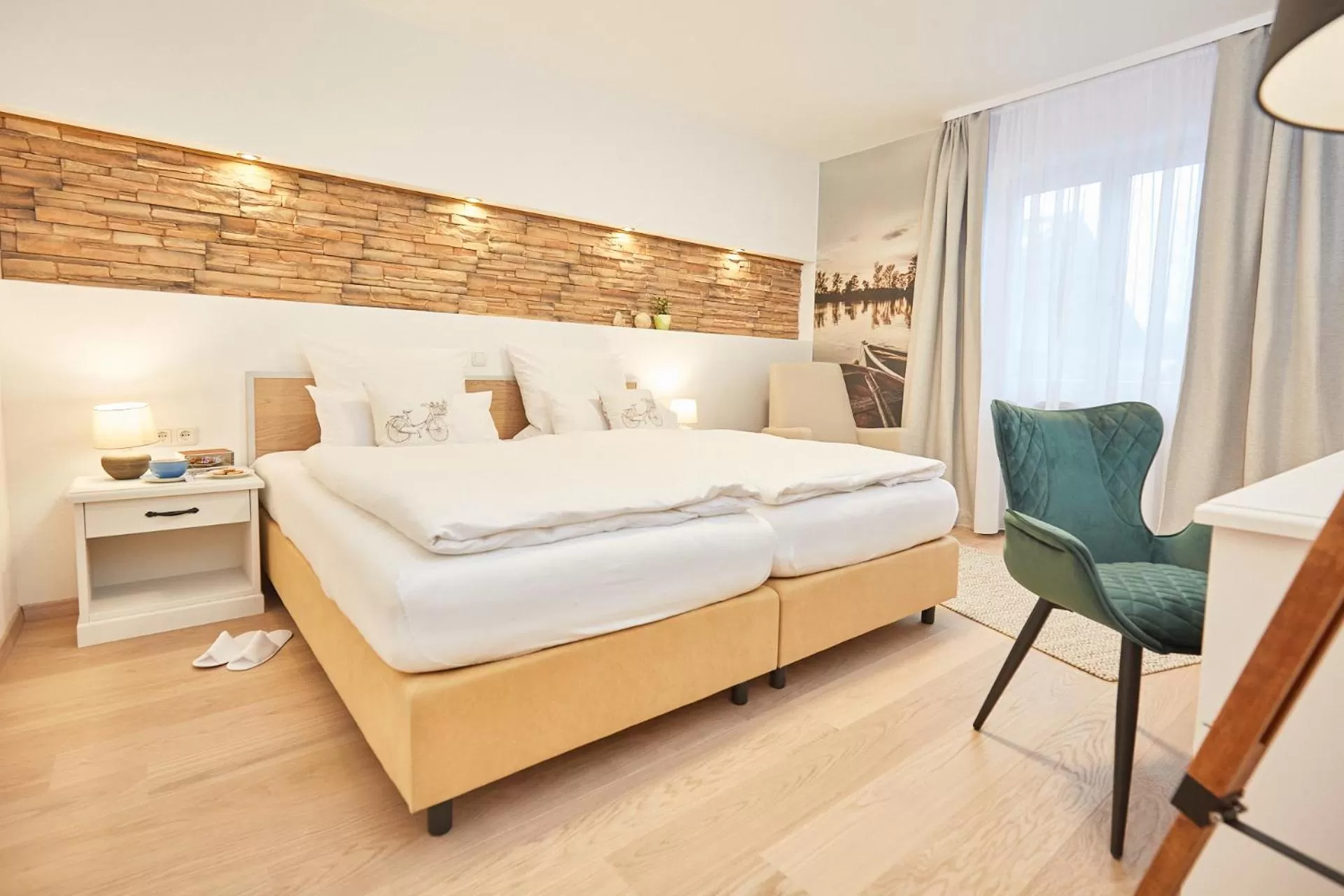 Bed in Zum Fischer am See ***S