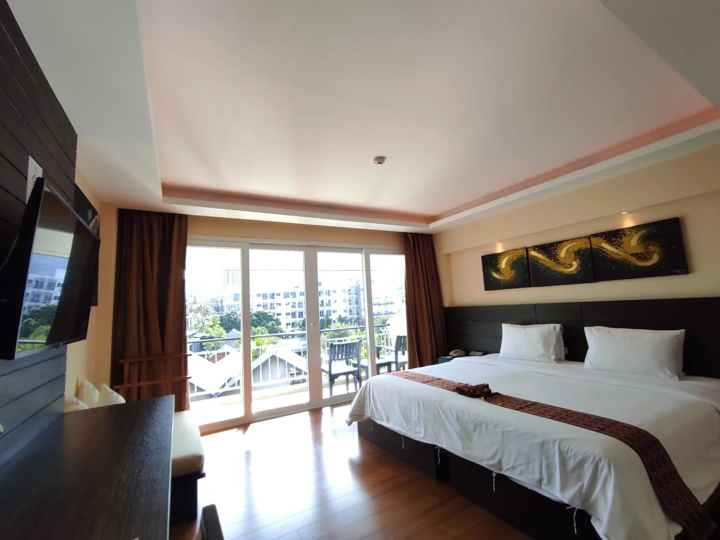 Deluxe Double or Twin Room with Garden View in R-Mar Resort and Spa Patong, Phuket Deluxe Double or Twin Room with Garden View in R-Mar Resort and Spa Patong, Phuket