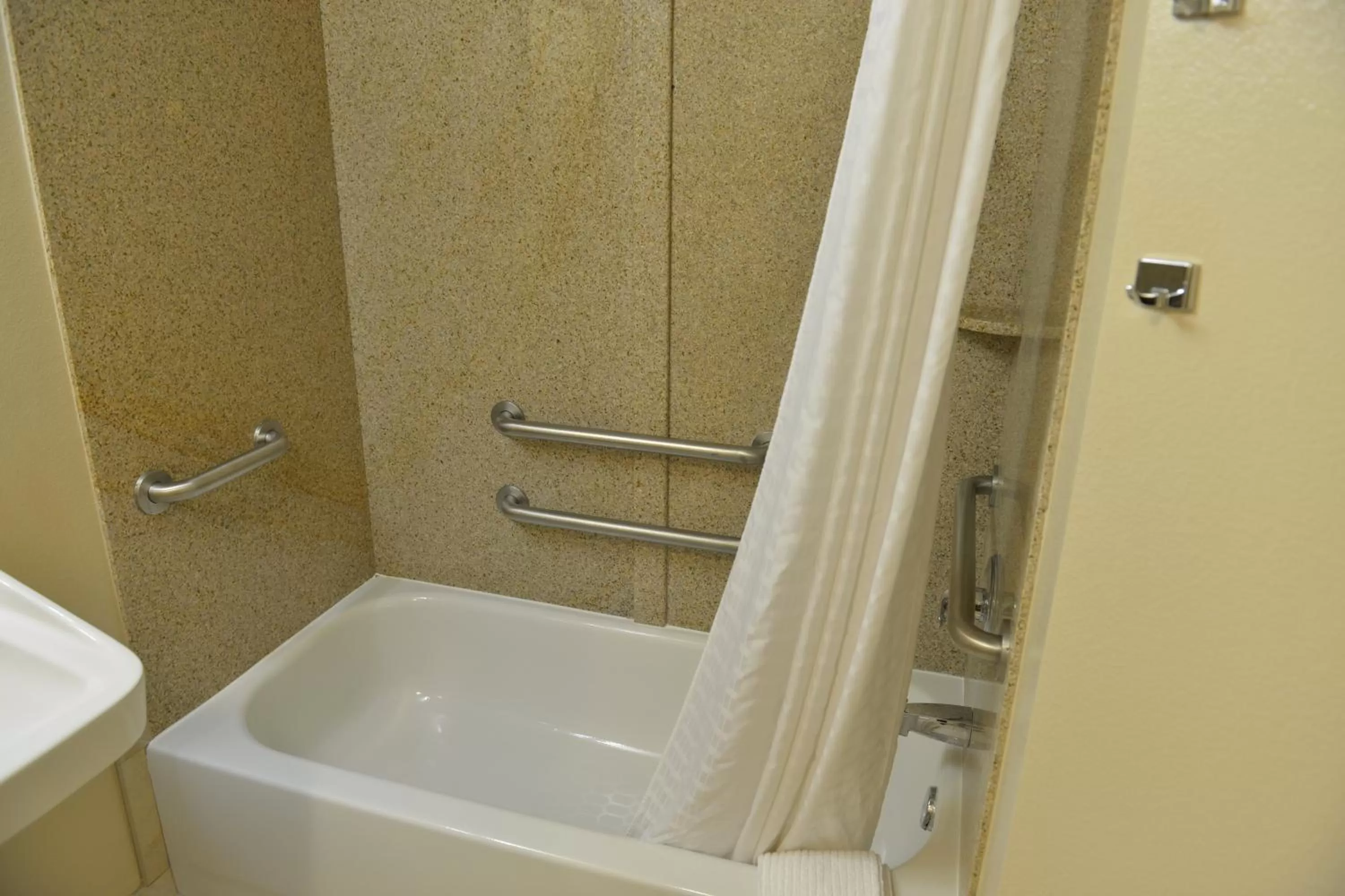 Bathroom in Candlewood Suites Melbourne/Viera by IHG