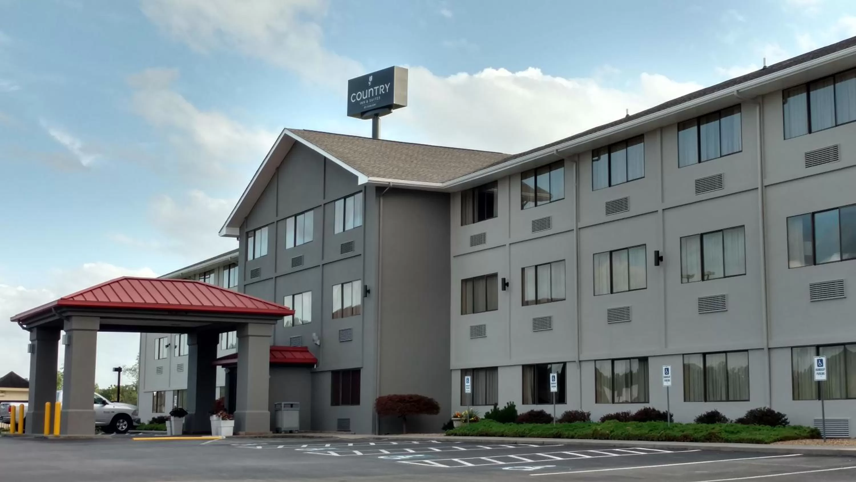 Facade/entrance in Country Inn & Suites by Radisson, Abingdon, VA