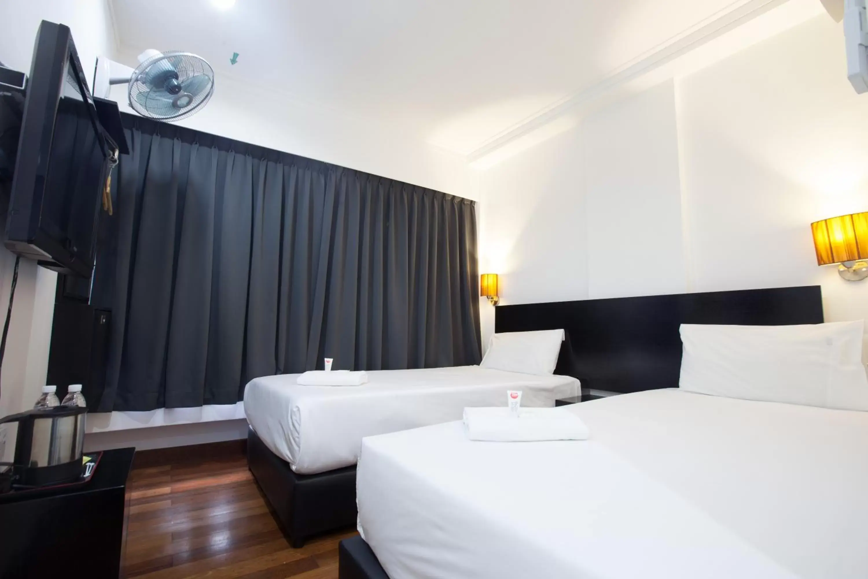 Deluxe Twin Room in Tune Hotel - Waterfront Kuching Deluxe Twin Room in Tune Hotel - Waterfront Kuching