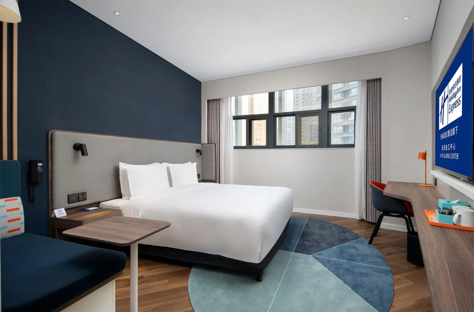 Property building, Bed in Holiday Inn Express Xi'an Qujiang Center by IHG