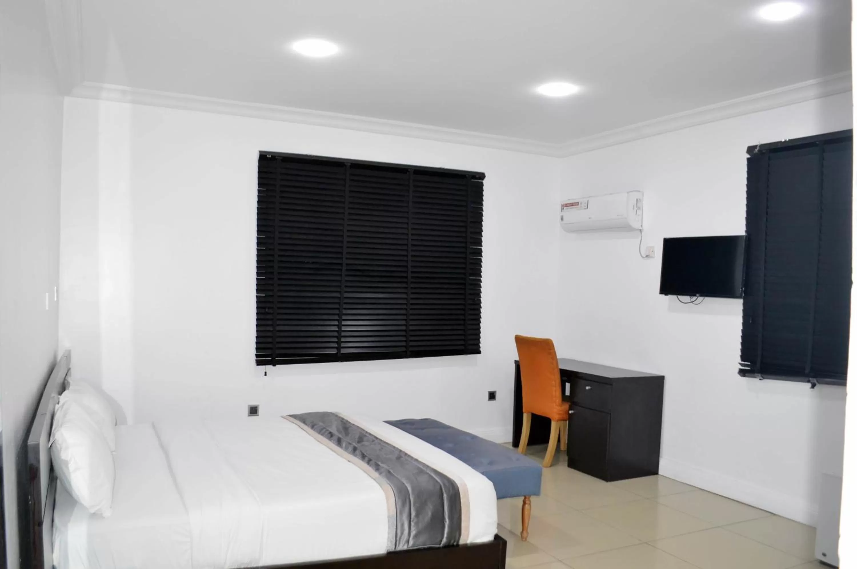 Bed in HIS Dulce Apartments