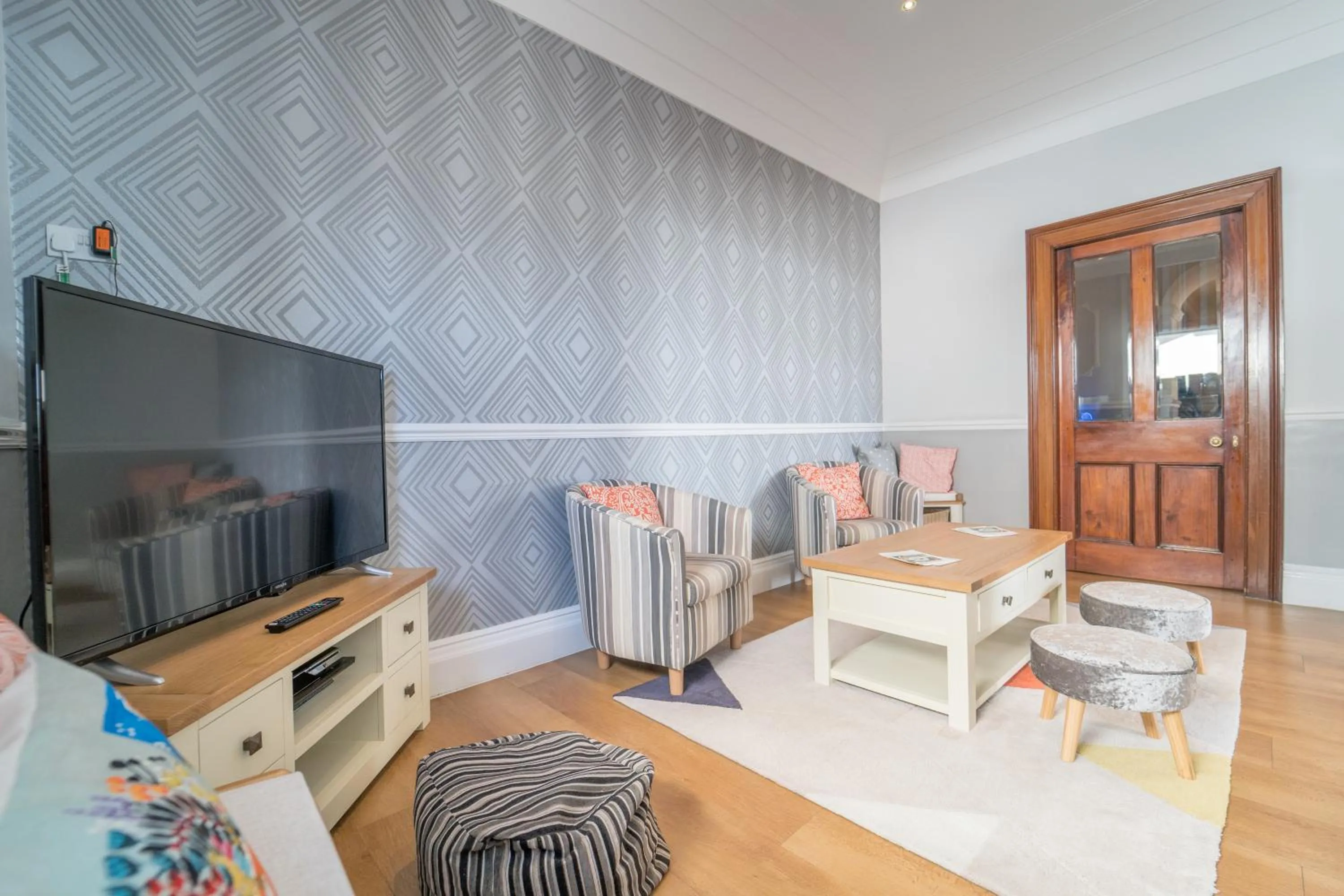 Communal lounge/ TV room in Atlantic Hotel