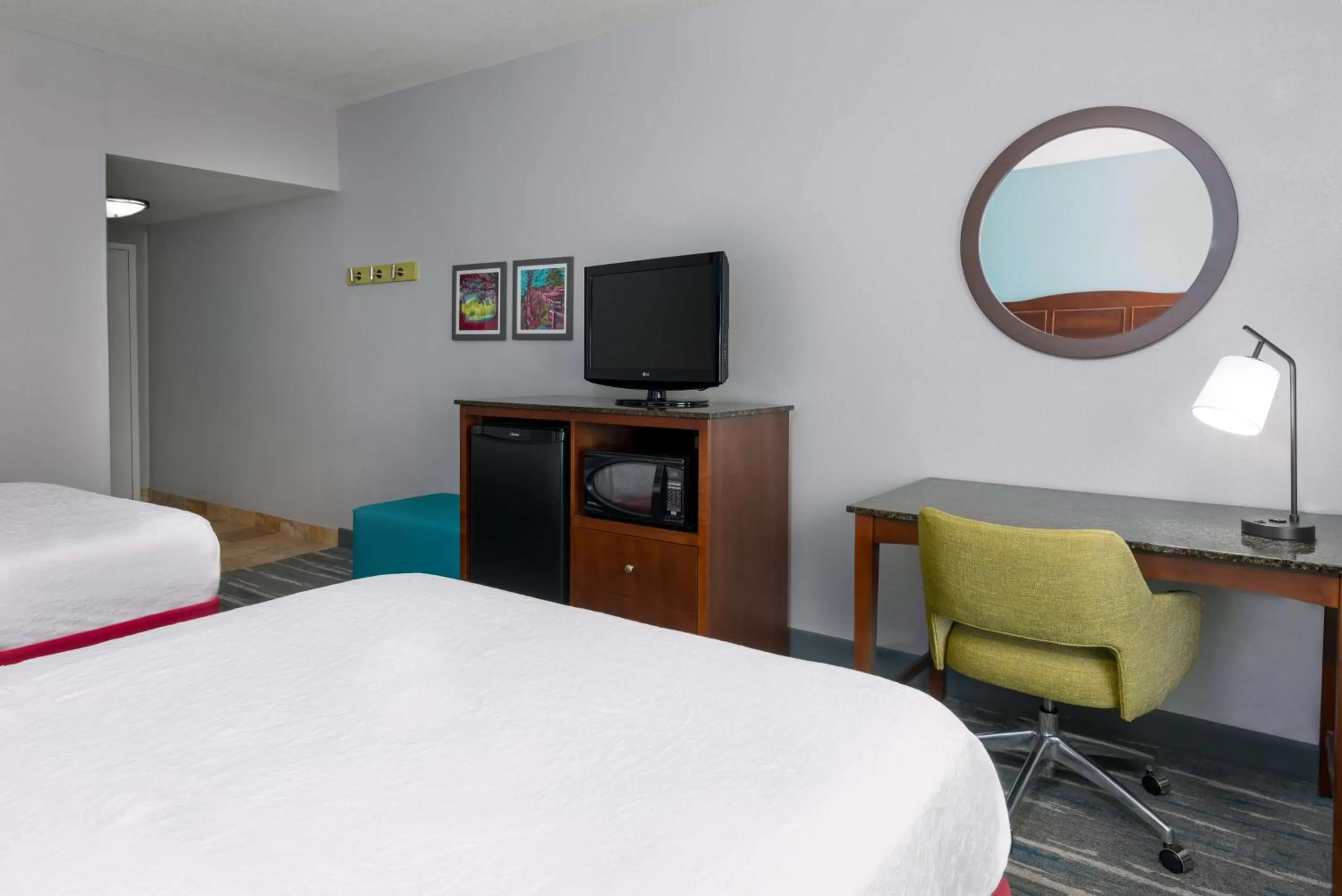 Bedroom, Bed in Hampton Inn & Suites Winston-Salem/University Area
