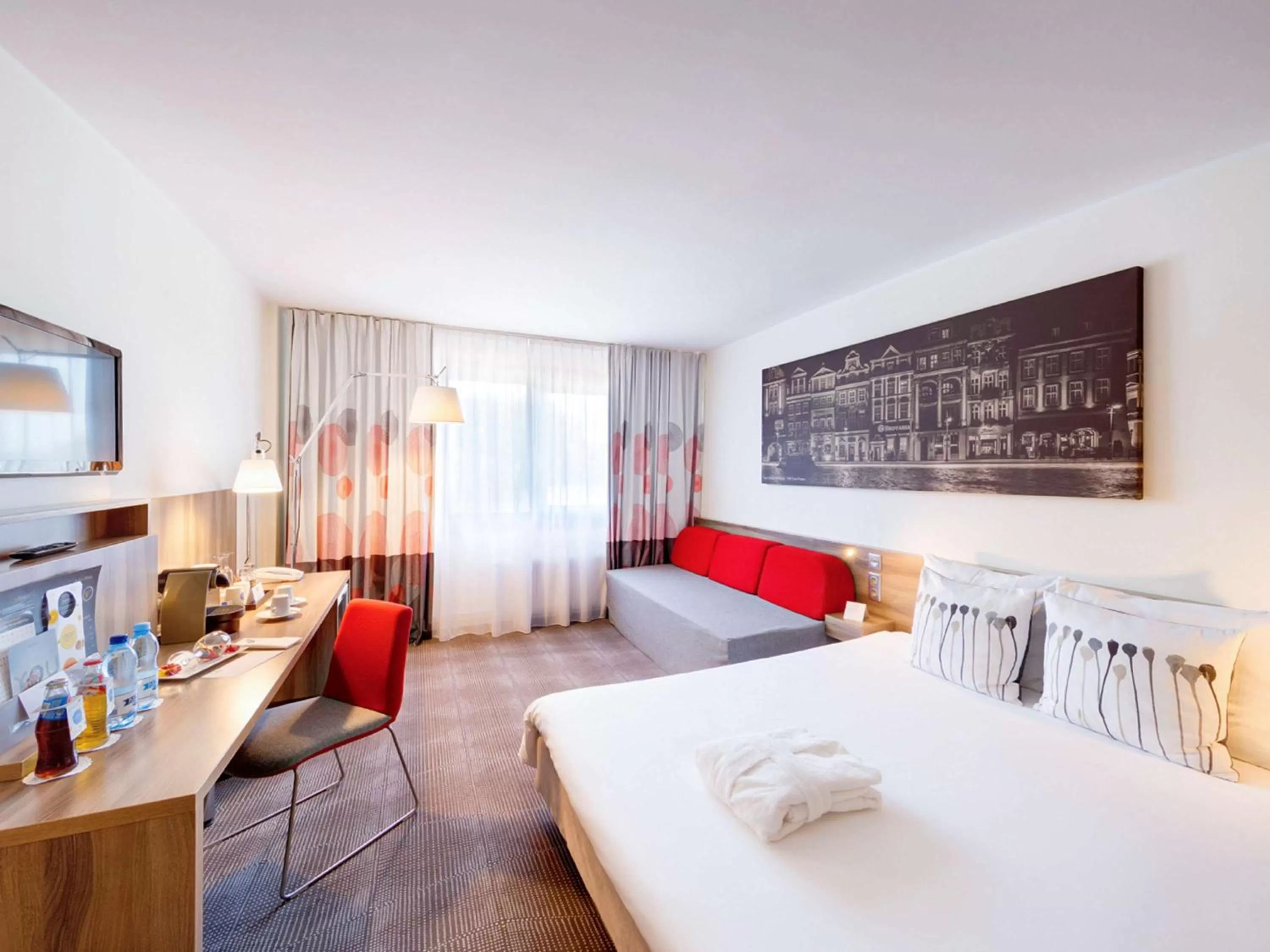 Photo of the whole room, Bed in Novotel Poznań Malta