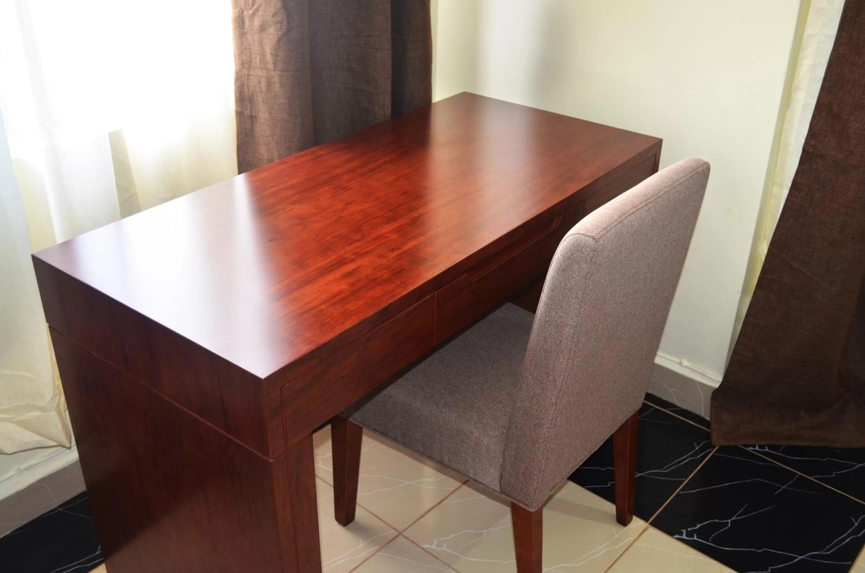 Seating area in Igar Plaza Hotel