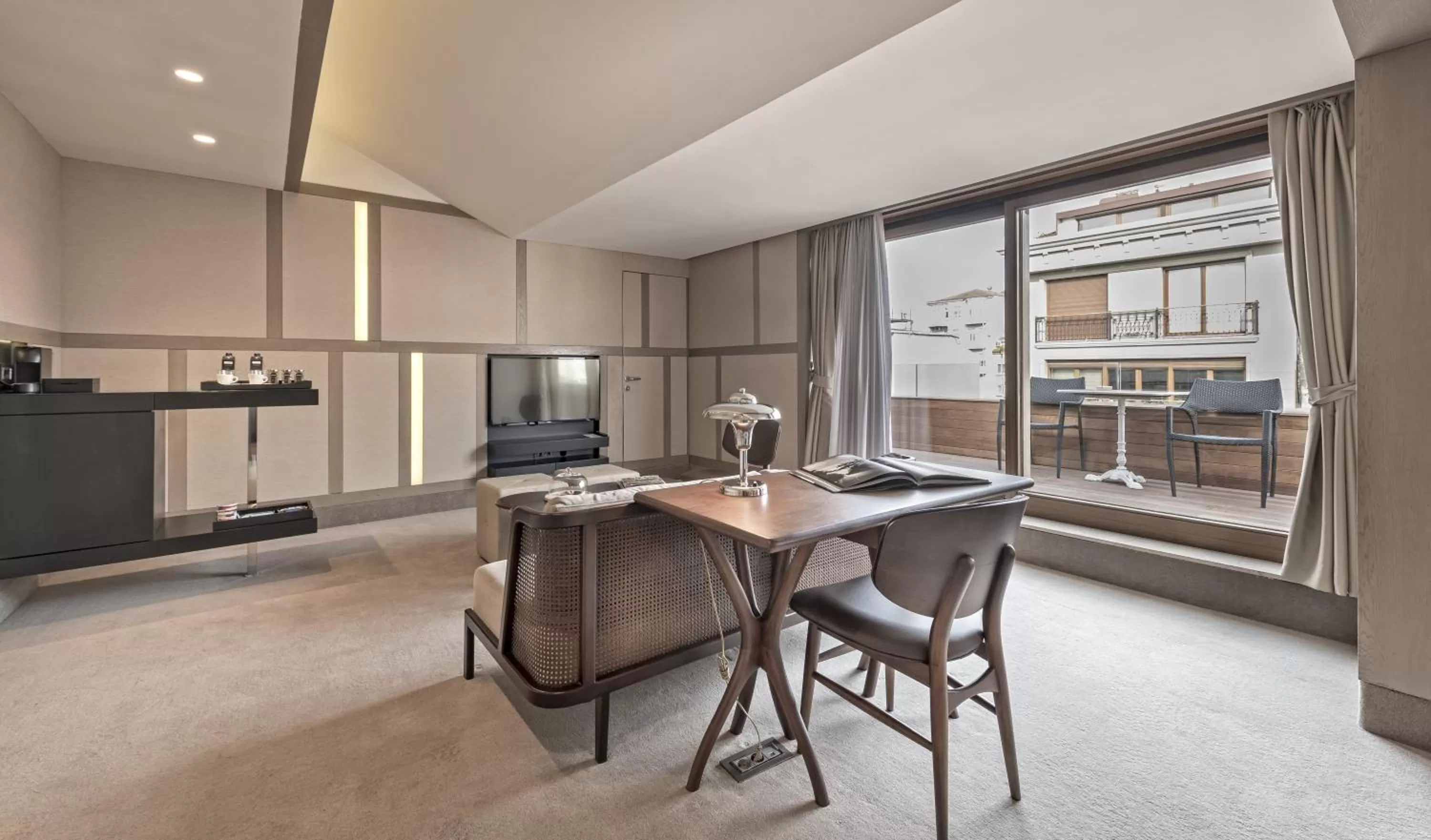 TV and multimedia in The Stay Nisantasi