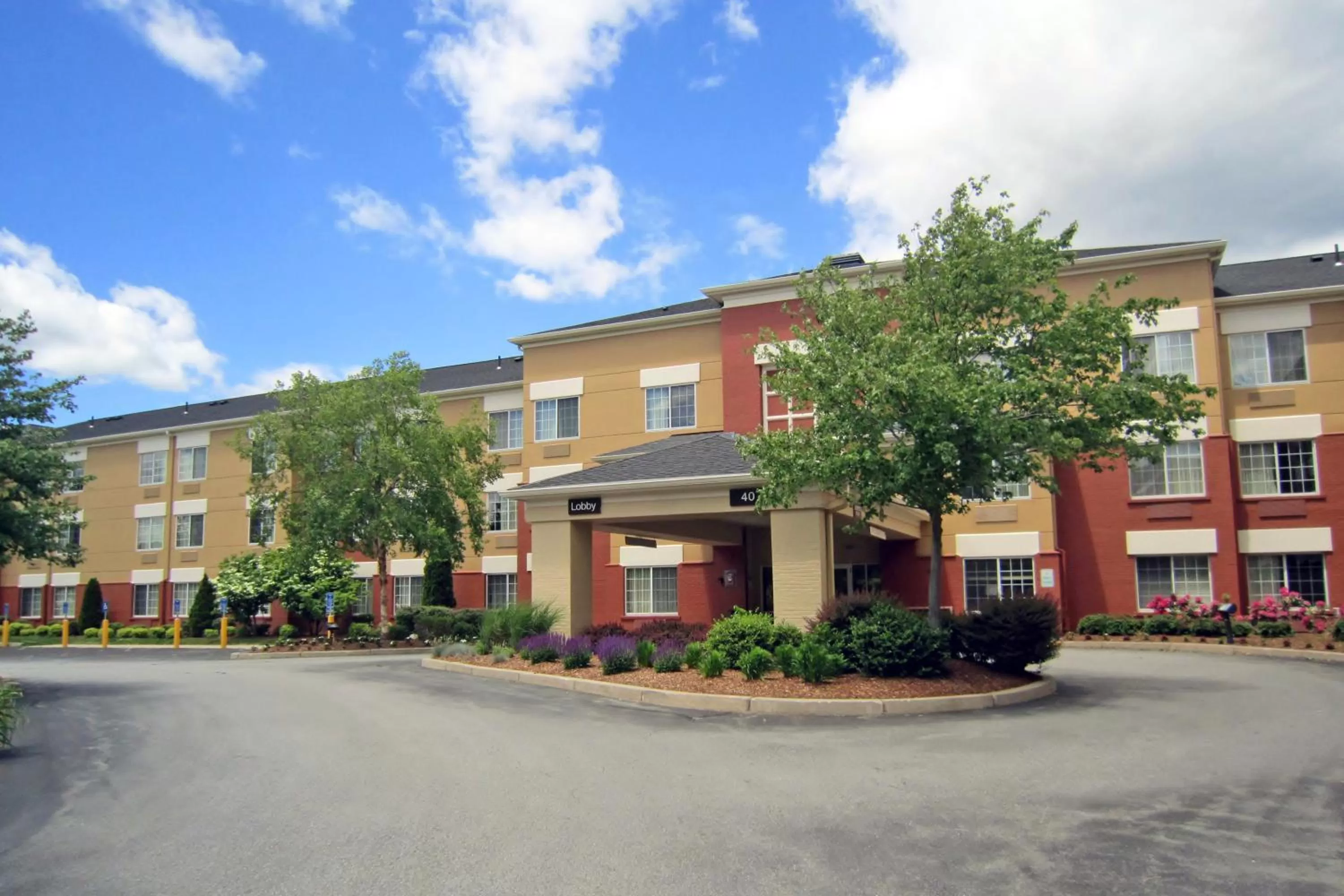 Property building in Extended Stay America Suites - Boston - Burlington